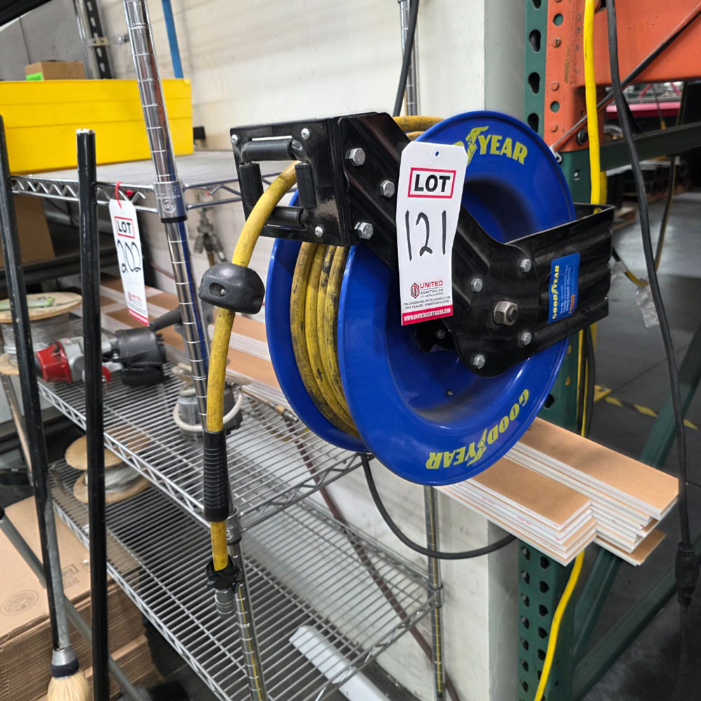 GOODYEAR SELF-RETRACTING AIR HOSE REEL-121