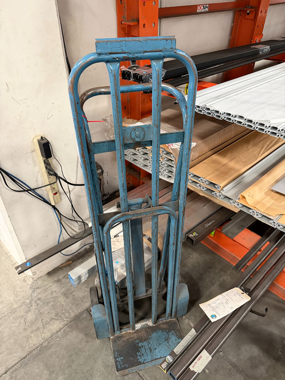 FOLDING HAND TRUCK, SOLID TIRES-122