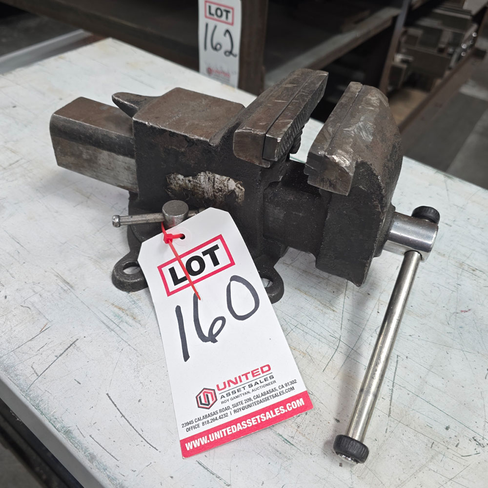 4" BENCH VISE W/ SWIVEL BASE-160