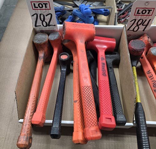 LOT - PLASTIC MALLETS-282