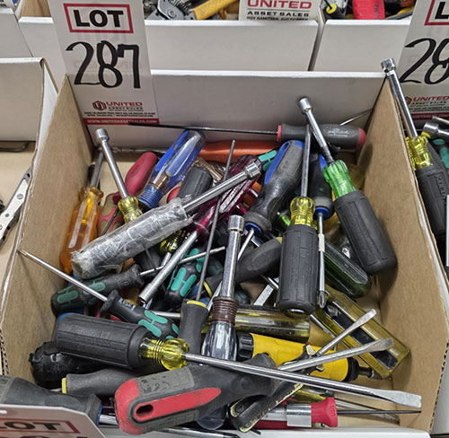 LOT - SCREWDRIVERS, NUT DRIVERS, ALLEN DRIVERS-287