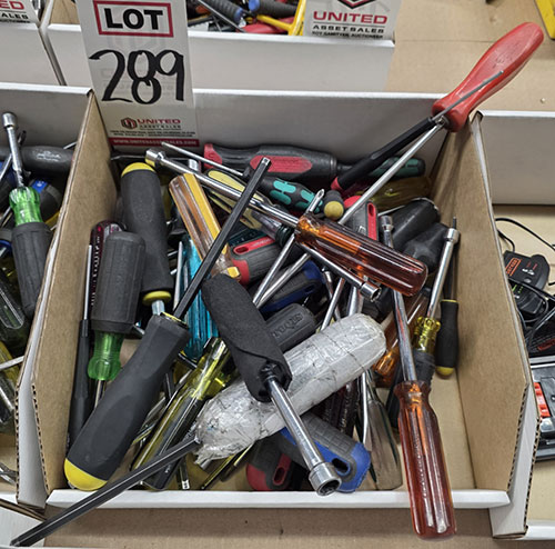 LOT - SCREWDRIVERS, NUT DRIVERS, ALLEN DRIVERS-289
