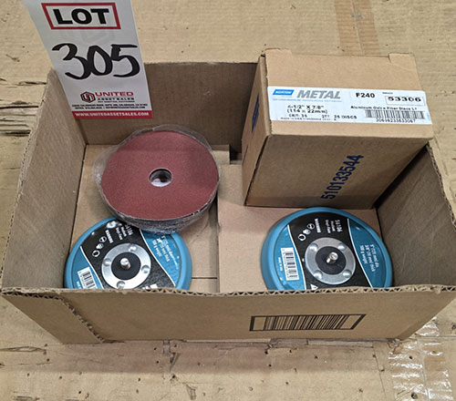 LOT - (2) DYNABRADE 5" DIA VINYL-FACE PADS NO. 56106 & NORTON 4-1/2" 36-GRIT GRINDING DISCS-305