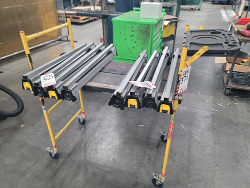 METAL TECH ROLLING SCAFFOLDING, 38" X 21" X 46" HT, CONTENTS NOT INCLUDED-371