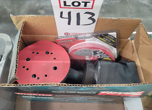 LOT - MAKITA 5" ORBITAL SANDER, W/ EXTRA SANDING DISCS AND (1) PAD-413