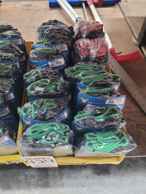 LOT - (14) PACKS OF WORK GLOVES, MOSTLY SIZE MEDIUM, (6) PAIR PER PACK-424