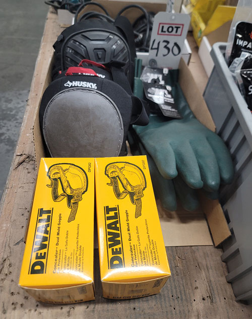 LOT - (2) SETS KNEE PADS, (2) SETS WORK GLOVES, (2) DEWALT GOGGLES-430