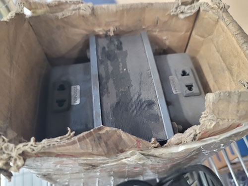 LOT - (1) VOLTAGE VALET, MODEL TGC1000, (1) VOLTAGE VALET, MODEL TGC300 AND (1) TRANSFORMER, 120 TO 240, 6.3 AMPS-436