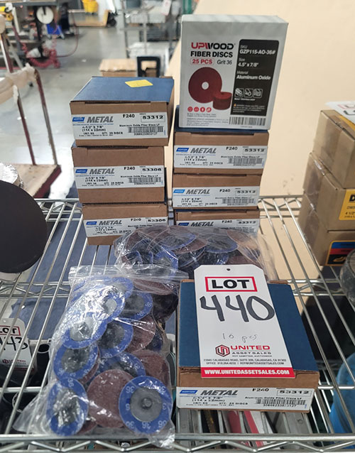 LOT - SANDING DISCS: 36, 80 GRIT, AND (2) BAGS OF SMALL 36 GRIT DISCS-440