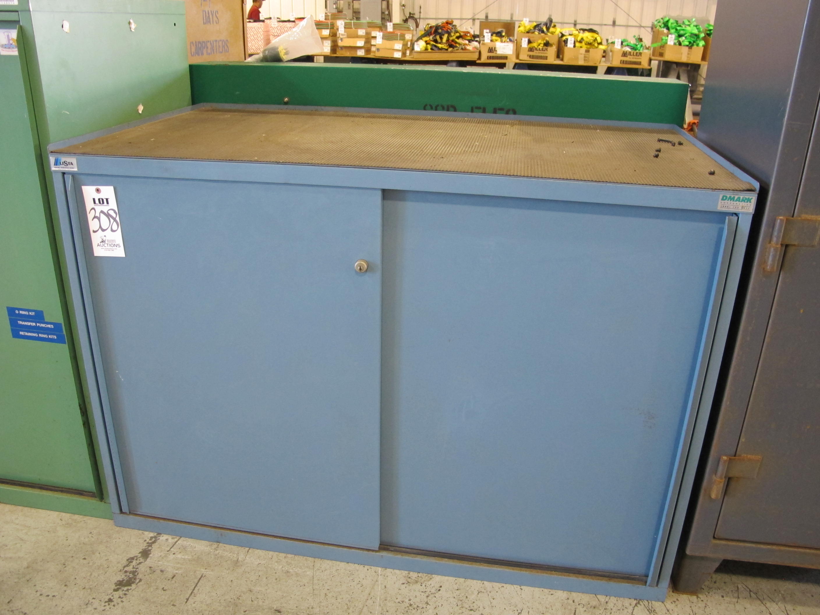 LISTA 2-DOOR TOOL CABINET (G-49) LOADING & HANDLING FEE $25-