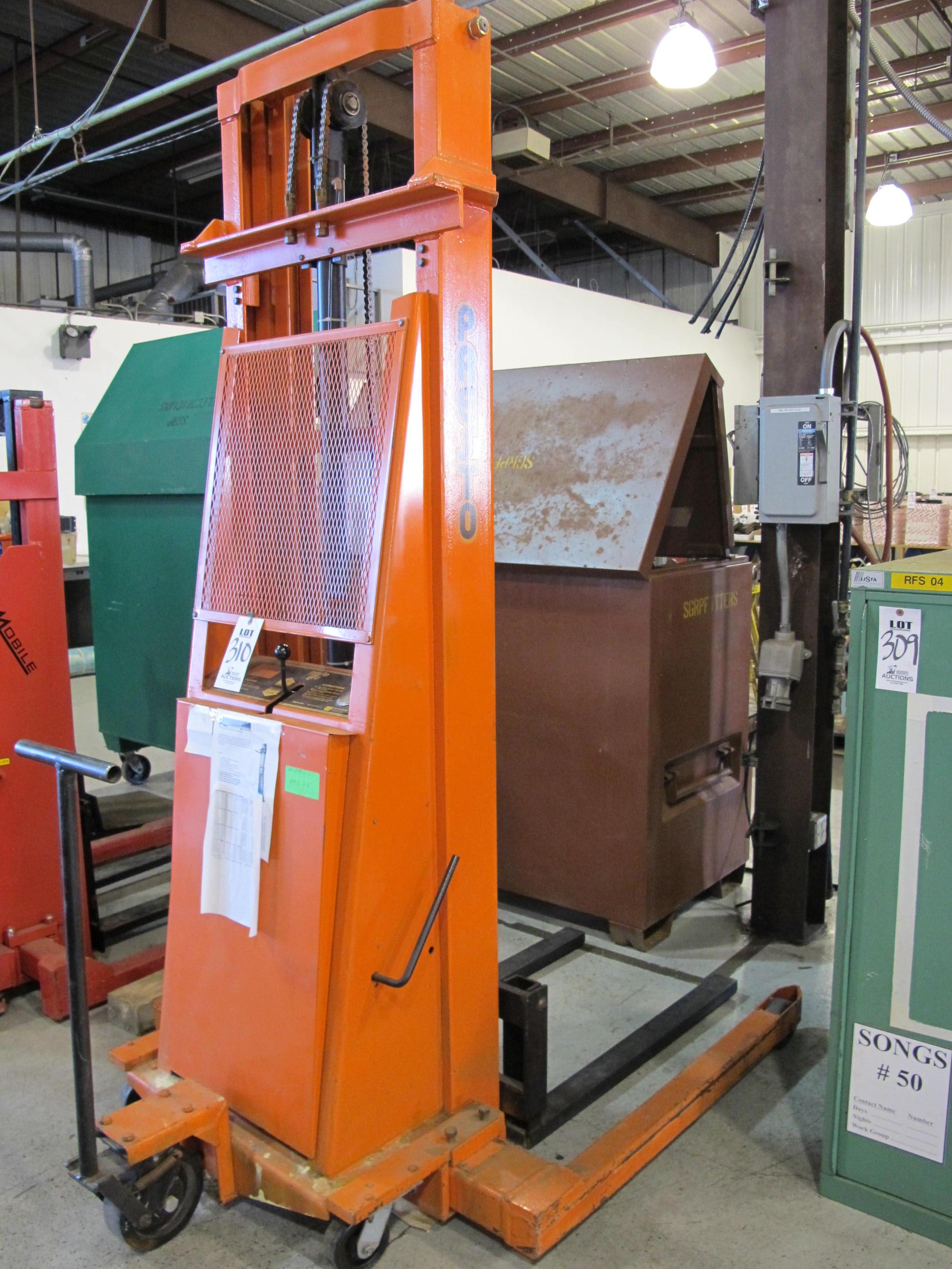 PRESTO LIFTS 1,500 LB CAP ELECTRIC LIFT (G-49) LOADING & HANDLING FEE $25-