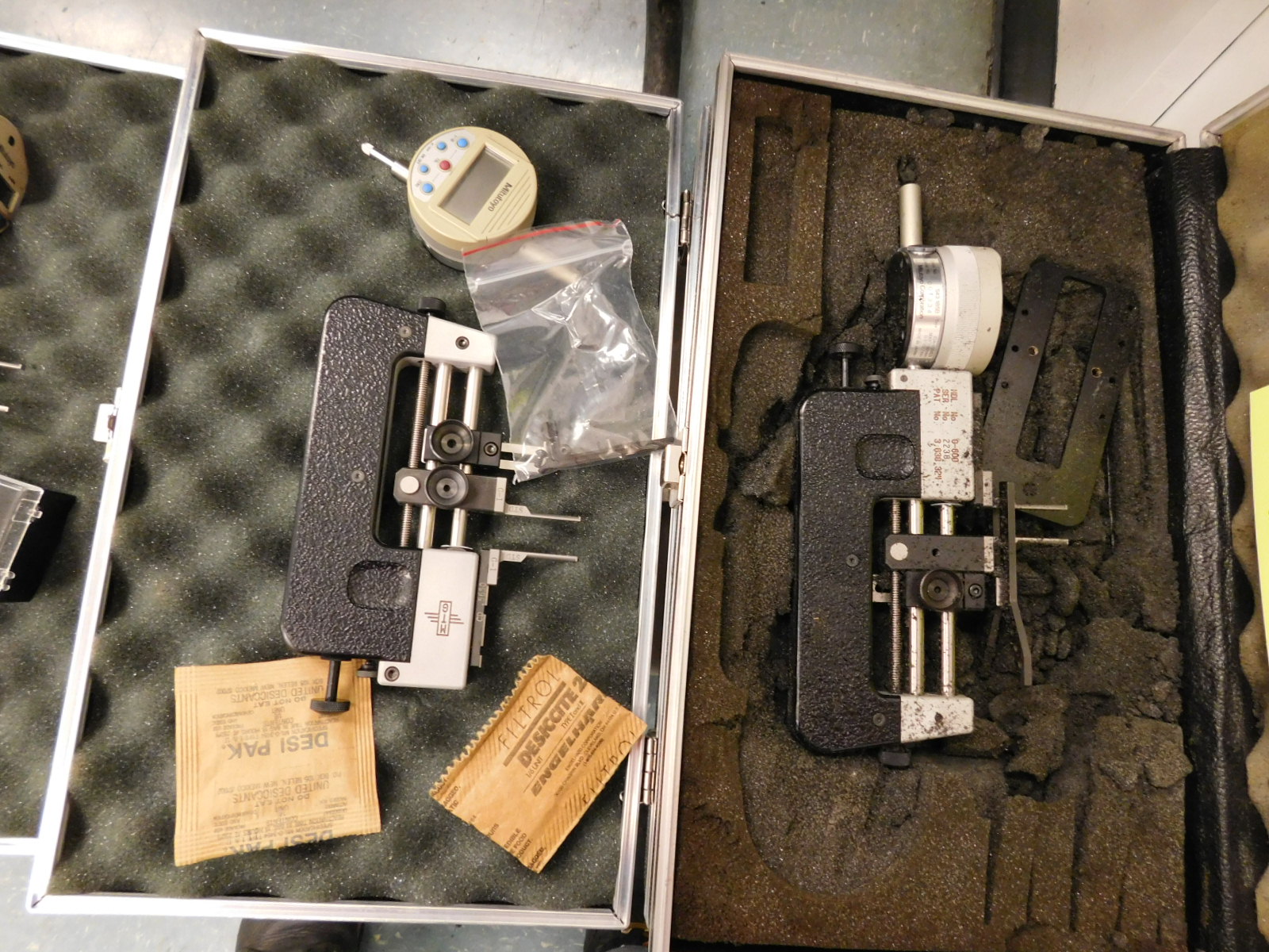 LOT OF (8) MTG DIGITAL THREAD GAGES, PLUS (3) MTG G-600 THREAD GAGE BODIES W/O ANALOG OR DIGITAL READ OUTS-367