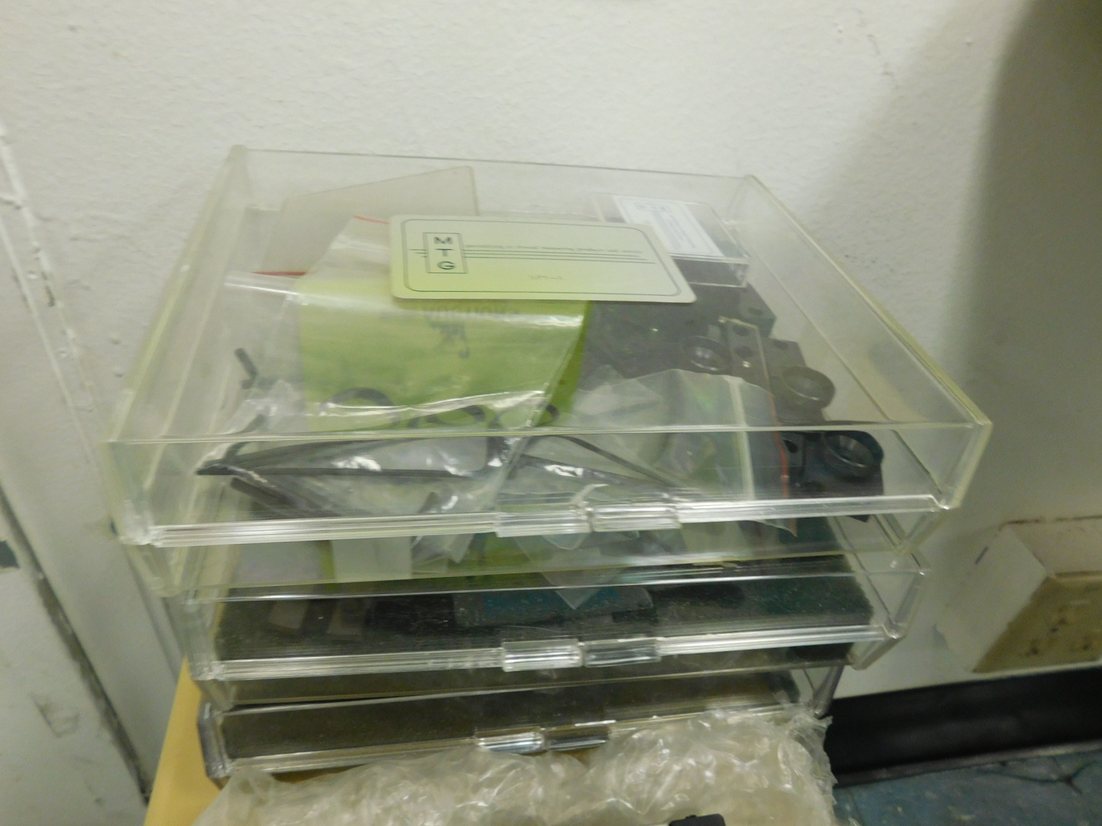 LOT OF (4) MITUTOYO DIGI-TEST DIGIMATIC CALIPER GAGES, TRI-ROLL THREAD COMPARATOR NO. 7 FRAME, MUELLER MODEL 3500 ID/OD GAGE,STARRETT MODEL 1175 INDICATOR GROOVE GAGE-368