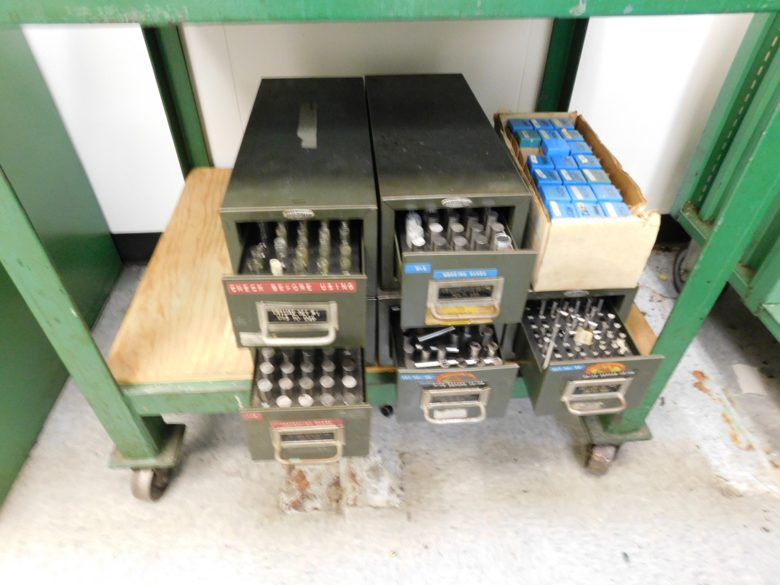 ROLLING CART W/MICROFLAT 36"X24"X5-1/4" GRANITE SURFACE PLATE, PLUS ANGLE BLOCK, & PIN & PLUG GAGE SETS-382