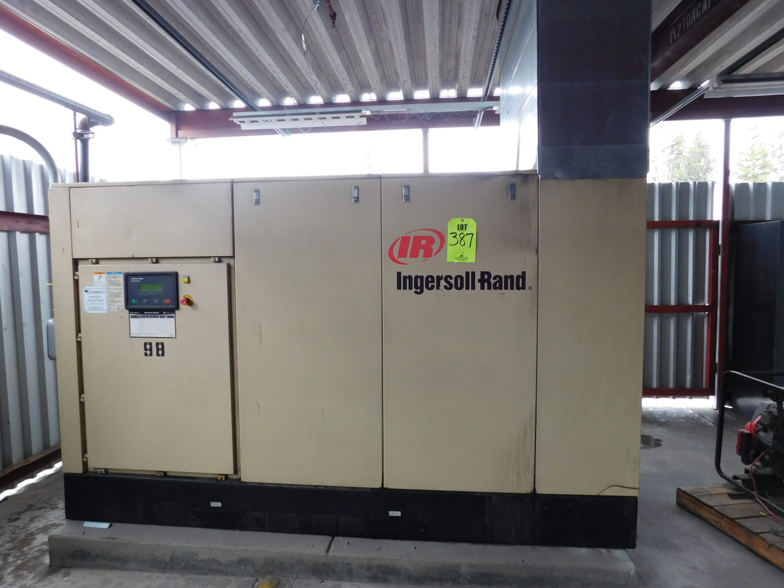 INGERSOLL RAND COMPRESSOR, MODEL SSR-EP125, S/N F39570U06172-387