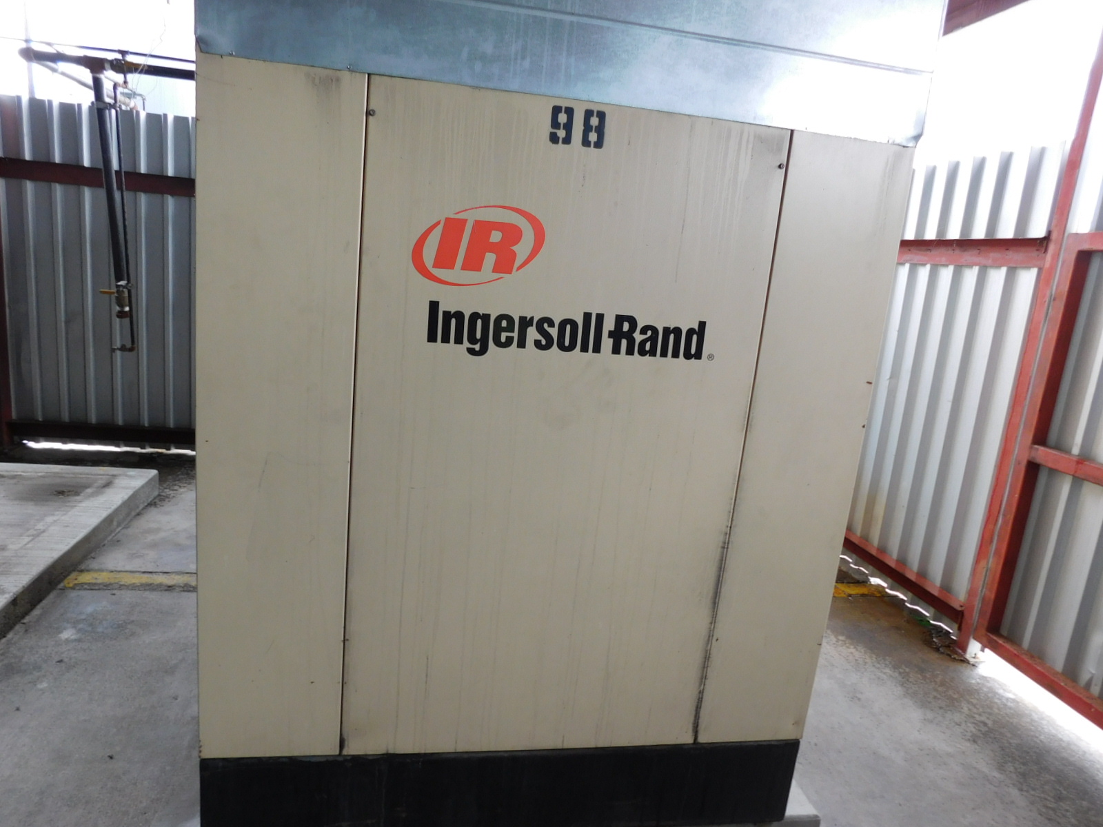 INGERSOLL RAND COMPRESSOR, MODEL SSR-EP125, S/N F39570U06172-387