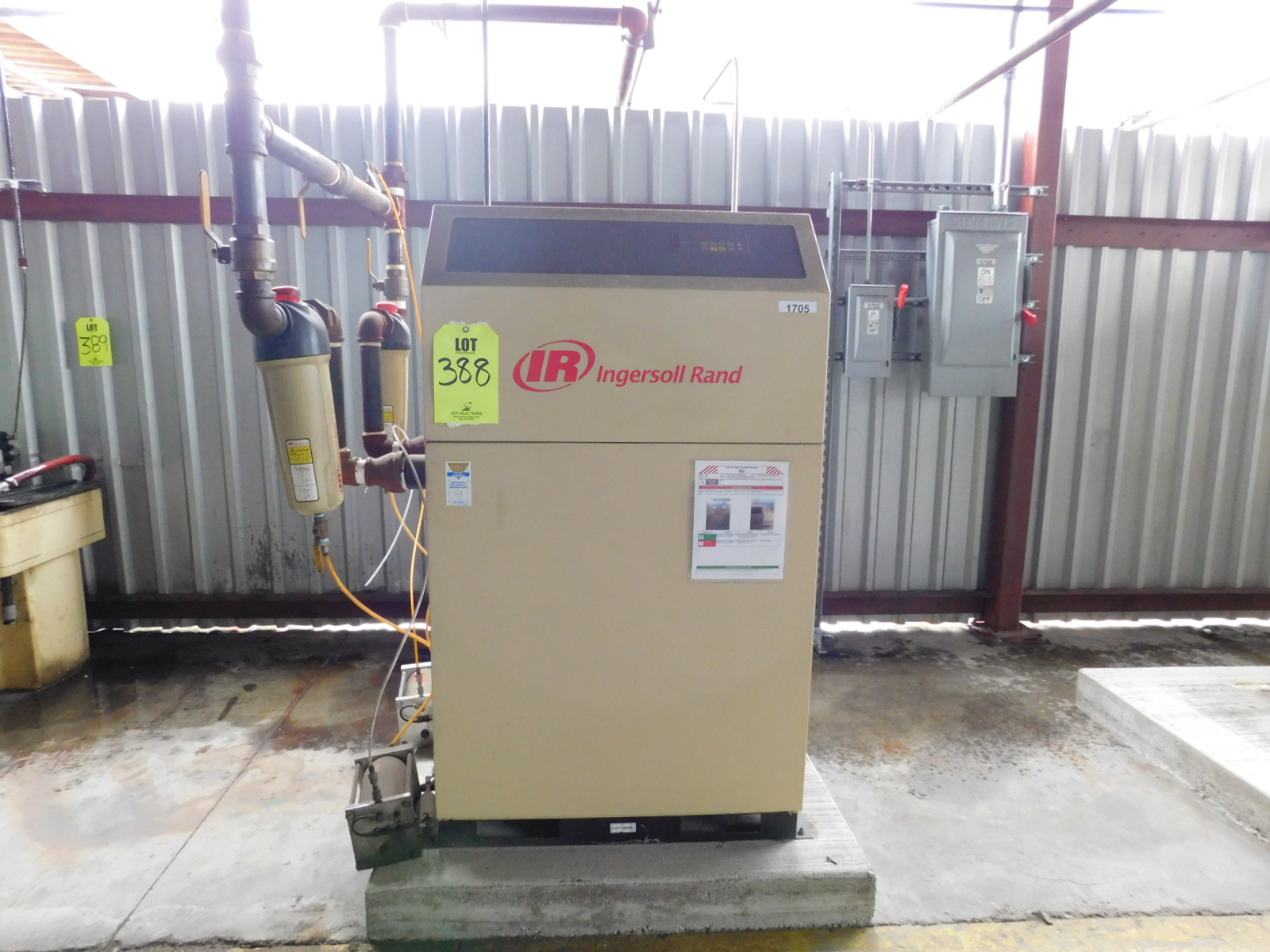 INGERSOLL RAND CYCLING REFRIGERATED DRYER, MODEL NVC700A40N, S/N 540952-388