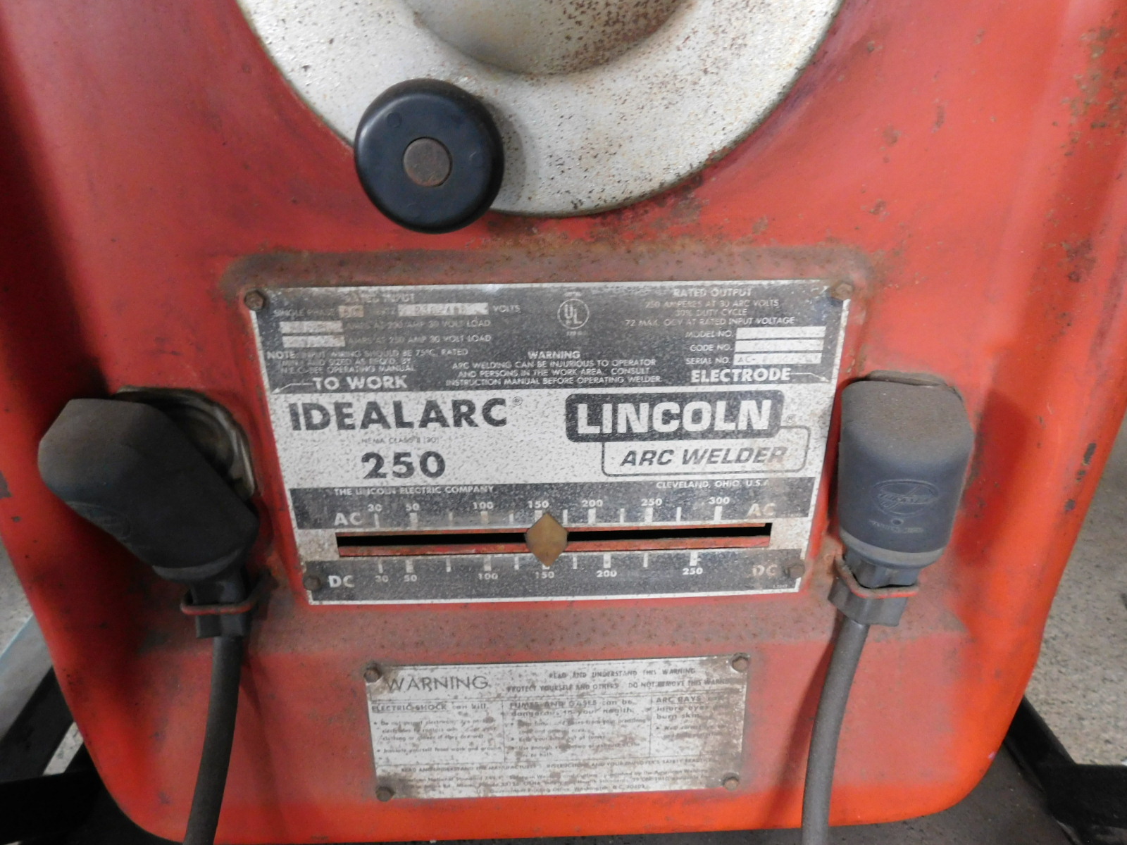 LINCOLN IDEALARC 250 ARC WELDER-395