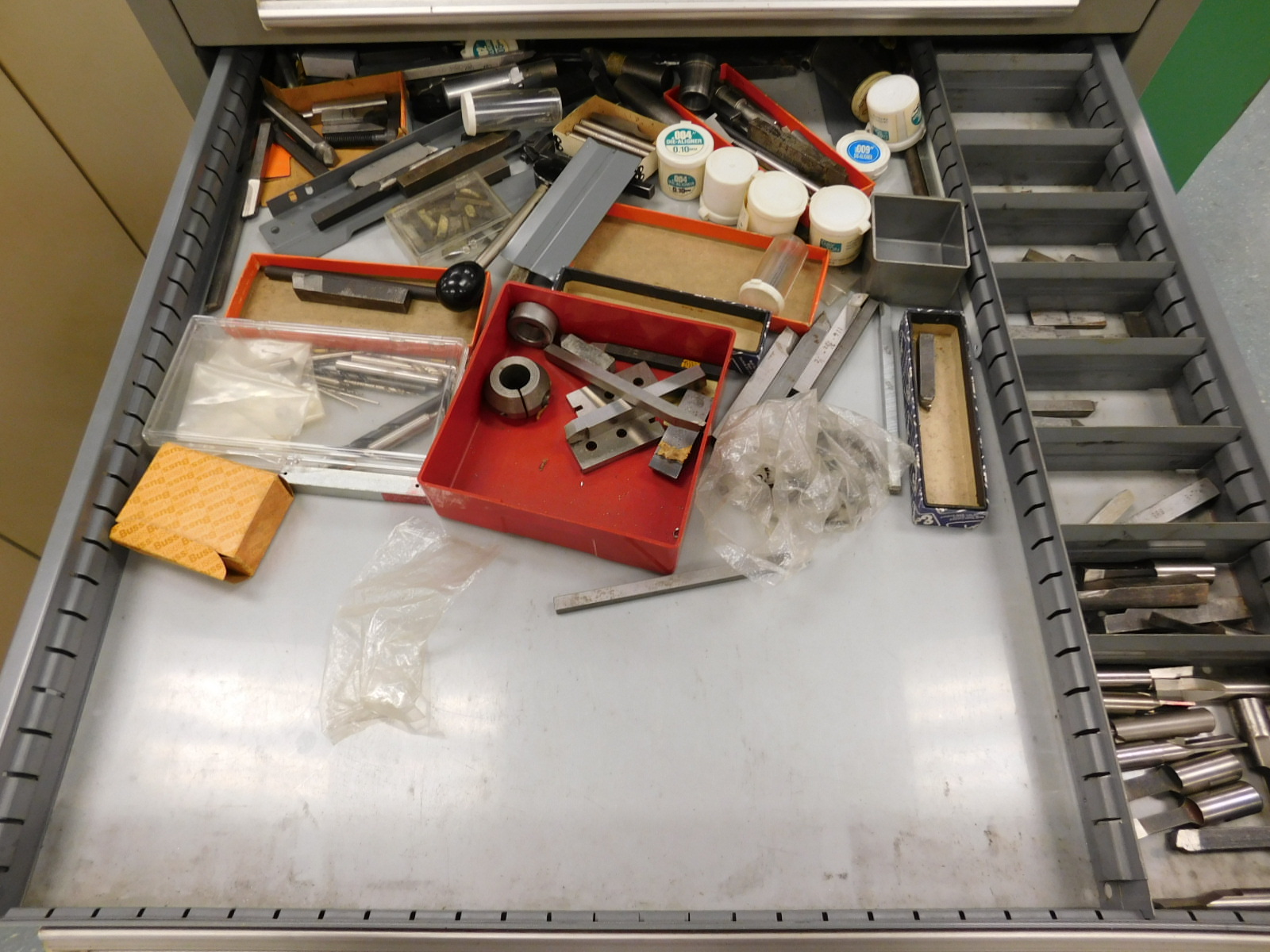 STANLEY VIDMAR 9 DRAWER TOOL/PARTS CABINET, 30"X28"X59", W/CONTENTS TO INCLUDE: 5C COLLETS, SHIM STOCK, & MISC. ITEMS-405