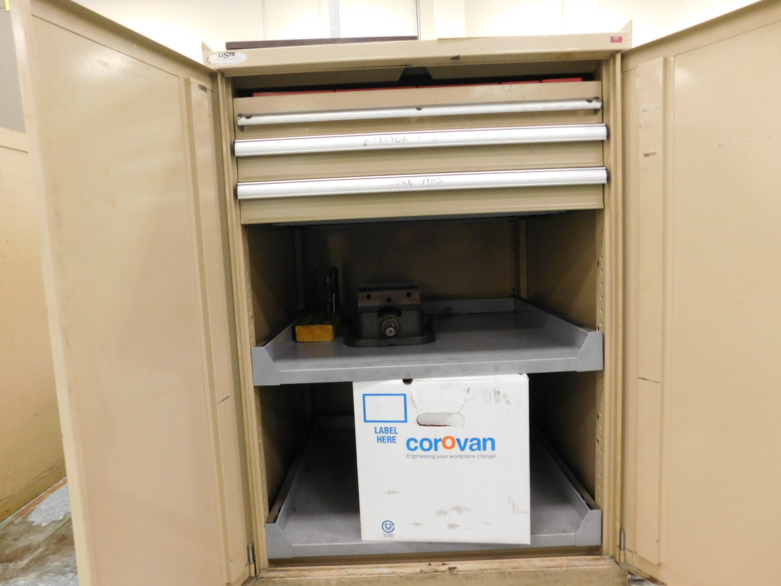 LISTA 2 DOOR/3DRAWER TOOL/PARTS CABINET, 28"X30"X40", W/CONTENTS TO INCLUDE: ALLEN WRENCHES, EJECTOR PINS, 6" MACHINE VISE, STEEL SURFACE PLATE: 18"X15"X3"-408