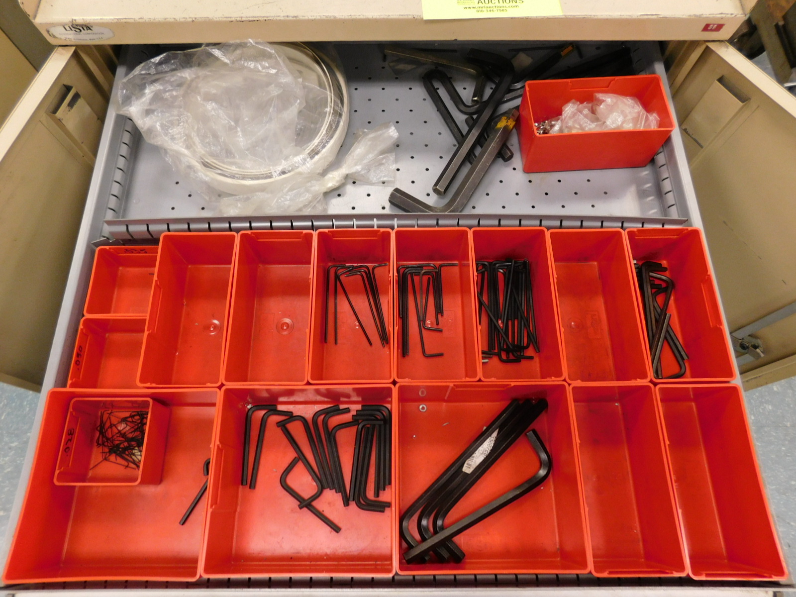 LISTA 2 DOOR/3DRAWER TOOL/PARTS CABINET, 28"X30"X40", W/CONTENTS TO INCLUDE: ALLEN WRENCHES, EJECTOR PINS, 6" MACHINE VISE, STEEL SURFACE PLATE: 18"X15"X3"-408