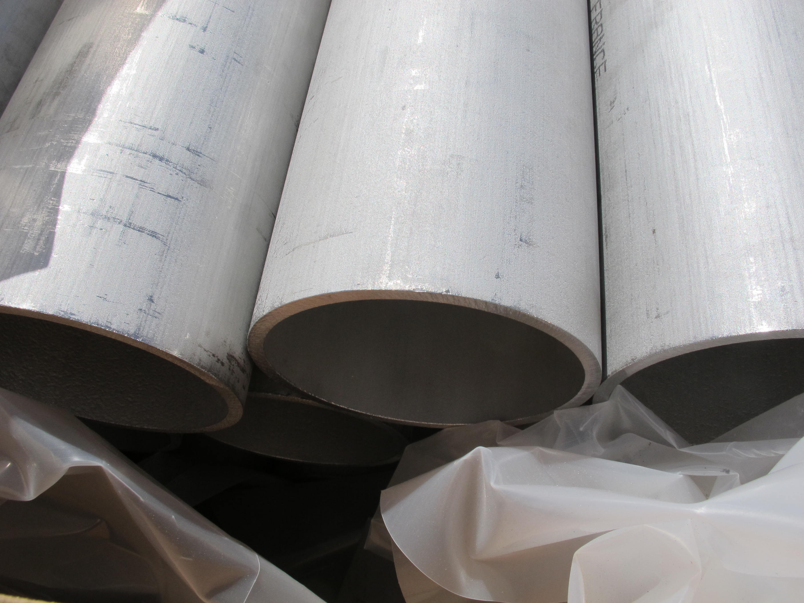 LOT ASSORTED STAINLESS STEEL PIPES (W-46 YARD) LOADING & HANDLING FEE $25-