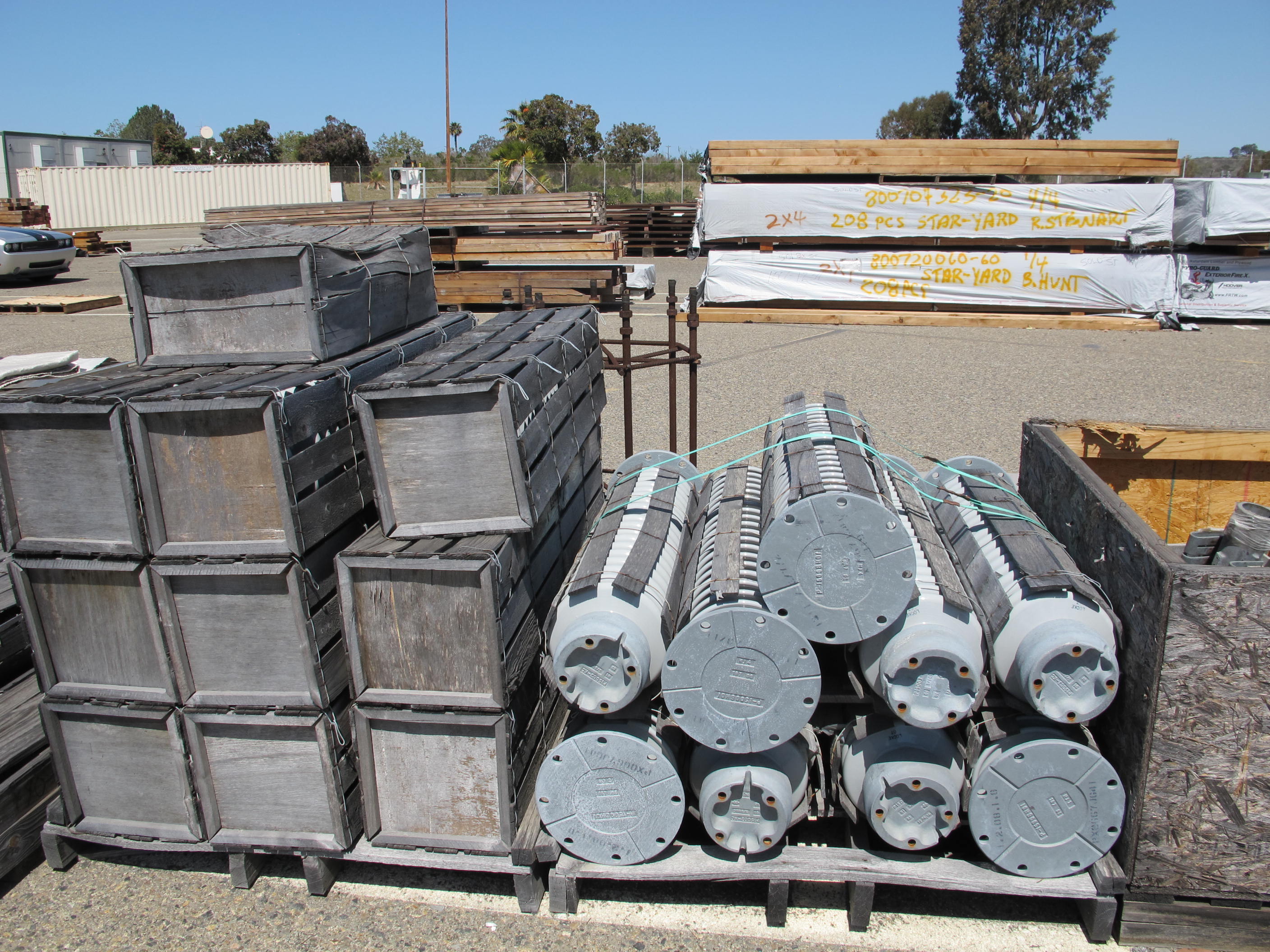 LOT (8) 4' X 8' X 1-1/4" X 1,633 LBS (TOTAL 13,064 LBS) & (1) 6' X 6' X 1-7/8" X 2,736 LBS STEEL METAL PLATES (W-46 YARD) LOADING & HANDLING FEE $350-