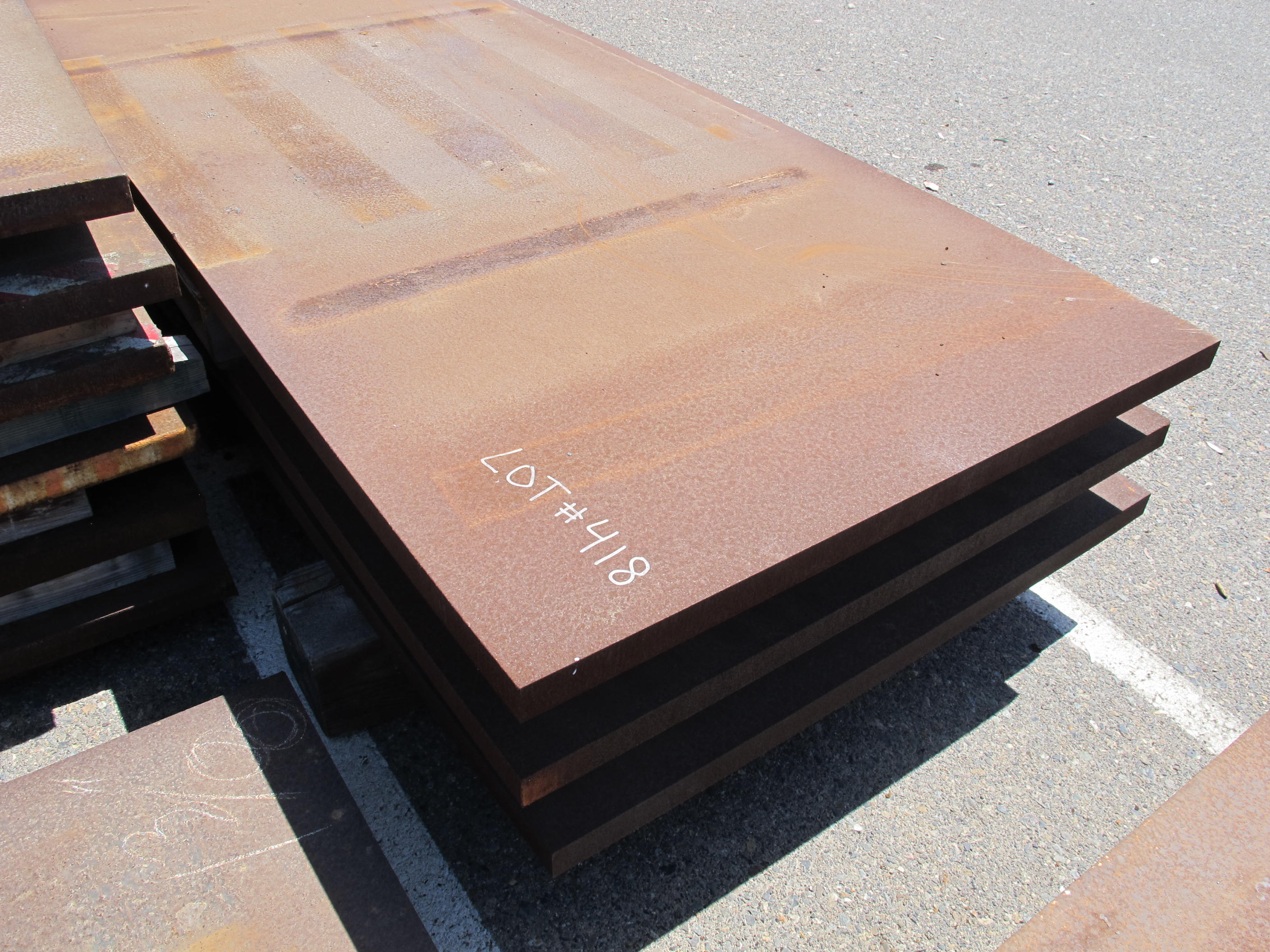 LOT (7) 4' X 10' X 2" X 3,263 LBS (TOTAL 22,841 LBS) & (6) 4' X 6' X 2" X 1,960 LBS (TOTAL 11,760 LBS) STEEL METAL PLATES (W-46 YARD) LOADING & HANDLING FEE $350-