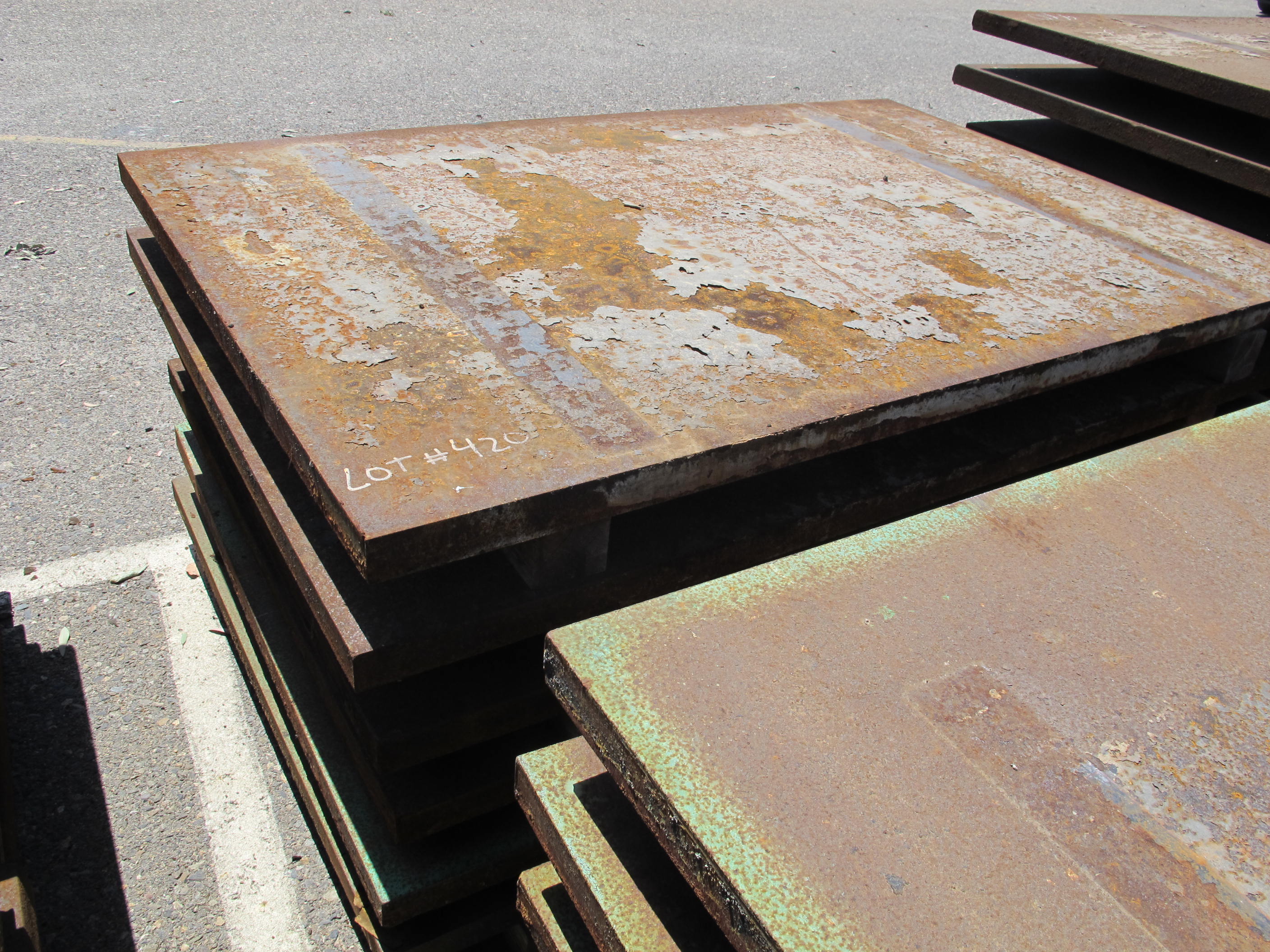 LOT (11) 4' X 8' X 2" X 2,610 LBS (TOTAL 28,710 LBS) STEEL METAL PLATES (W-46 YARD) LOADING & HANDLING FEE $350-