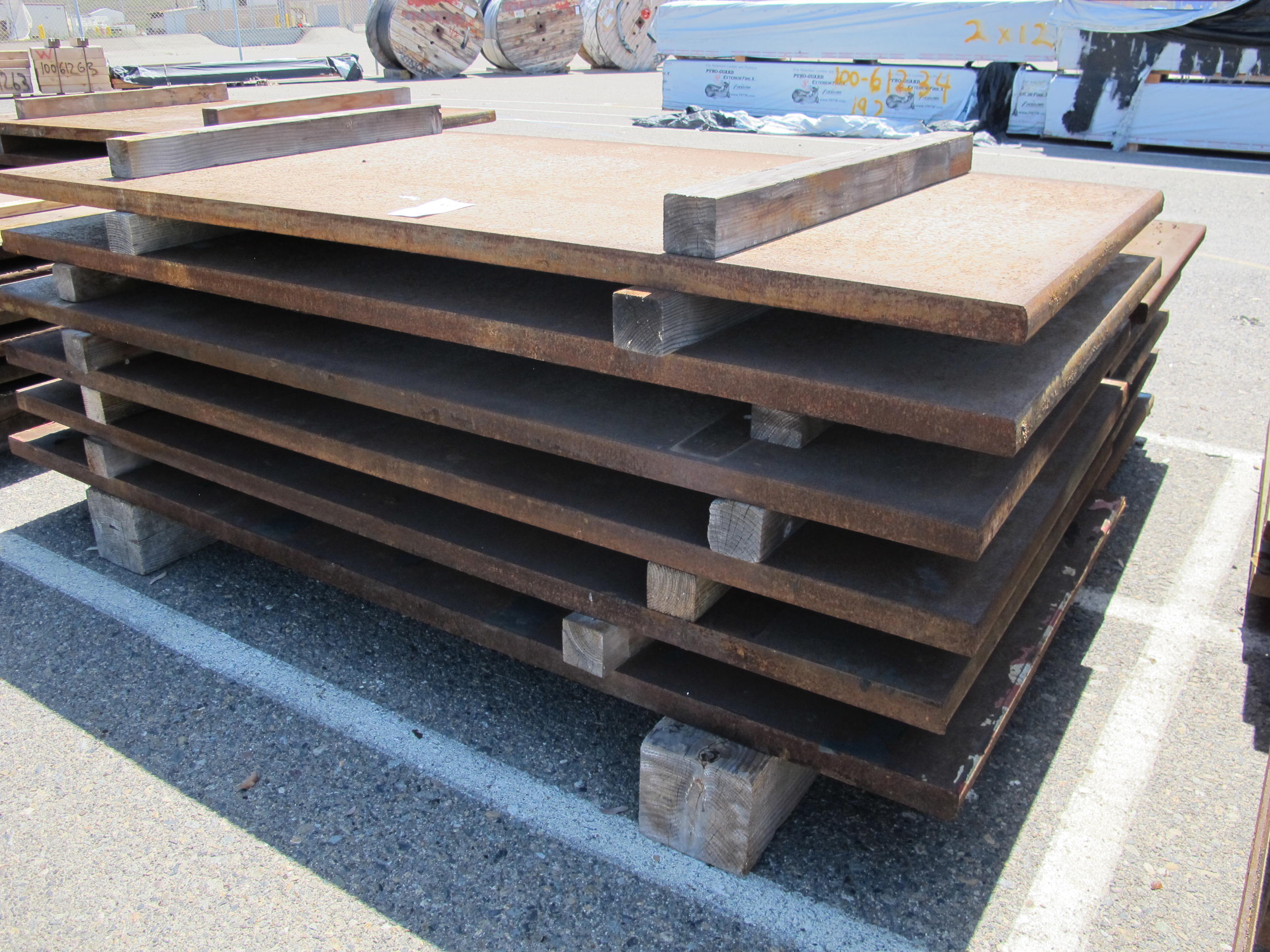 LOT (12) 4' X 8' X 2" X 2,610 LBS (TOTAL 31,320 LBS) STEEL METAL PLATES (W-46 YARD) LOADING & HANDLING FEE $350-