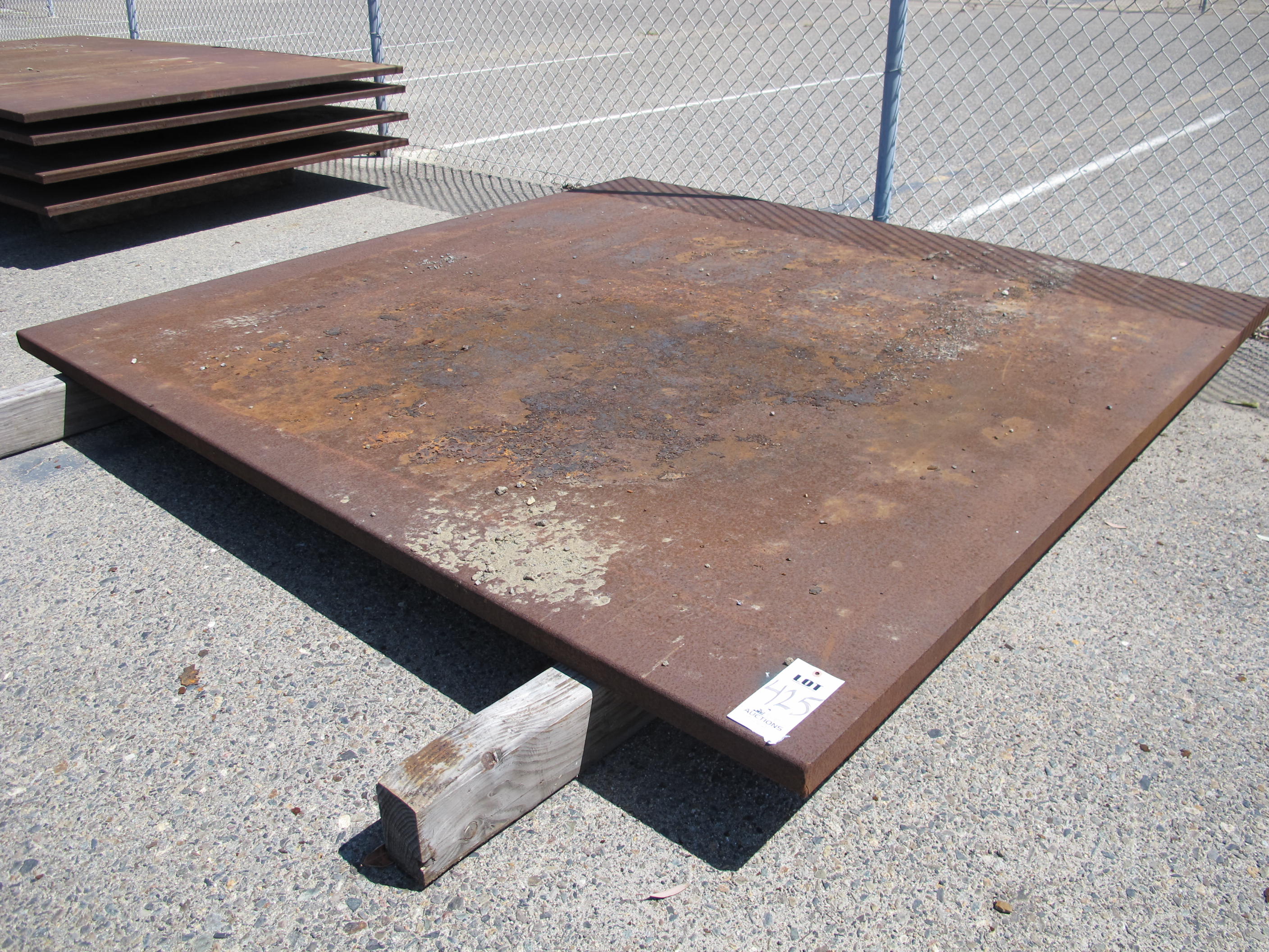 LOT ASSORTED STEEL METAL PLATES (W-46 YARD) LOADING & HANDLING FEE $350-