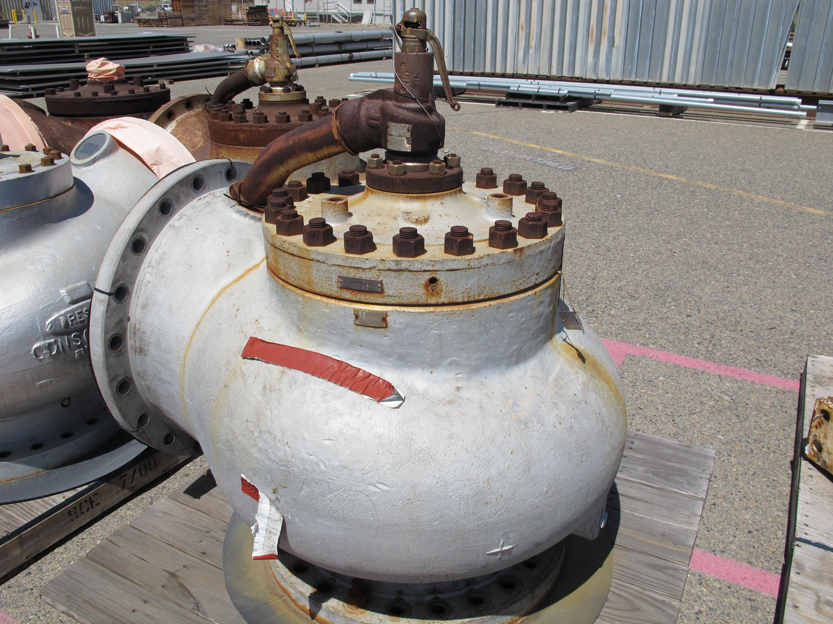 LOT ASSORTED VALVES (W-46 YARD) LOADING & HANDLING FEE $250-