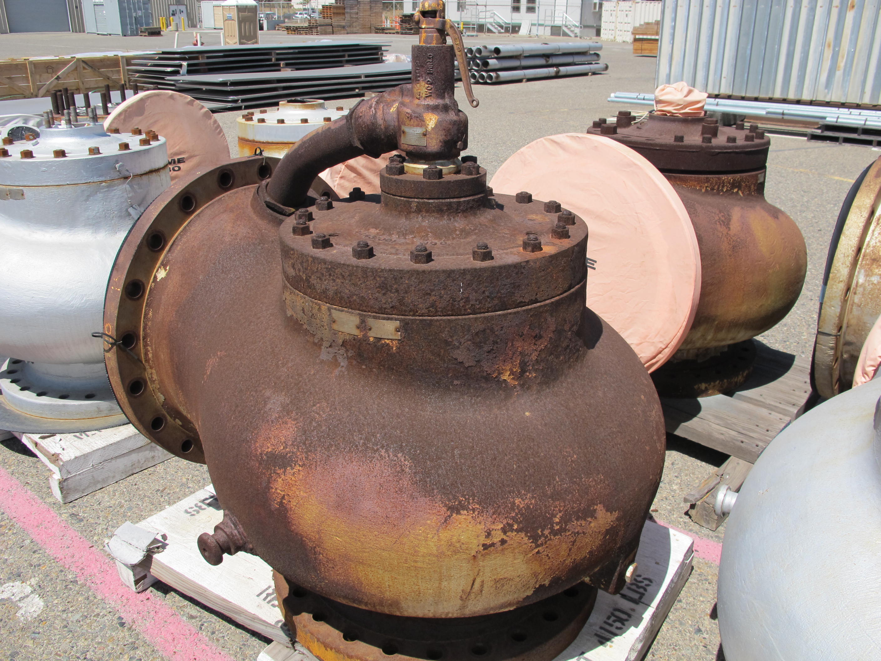 LOT ASSORTED VALVES (W-46 YARD) LOADING & HANDLING FEE $250-