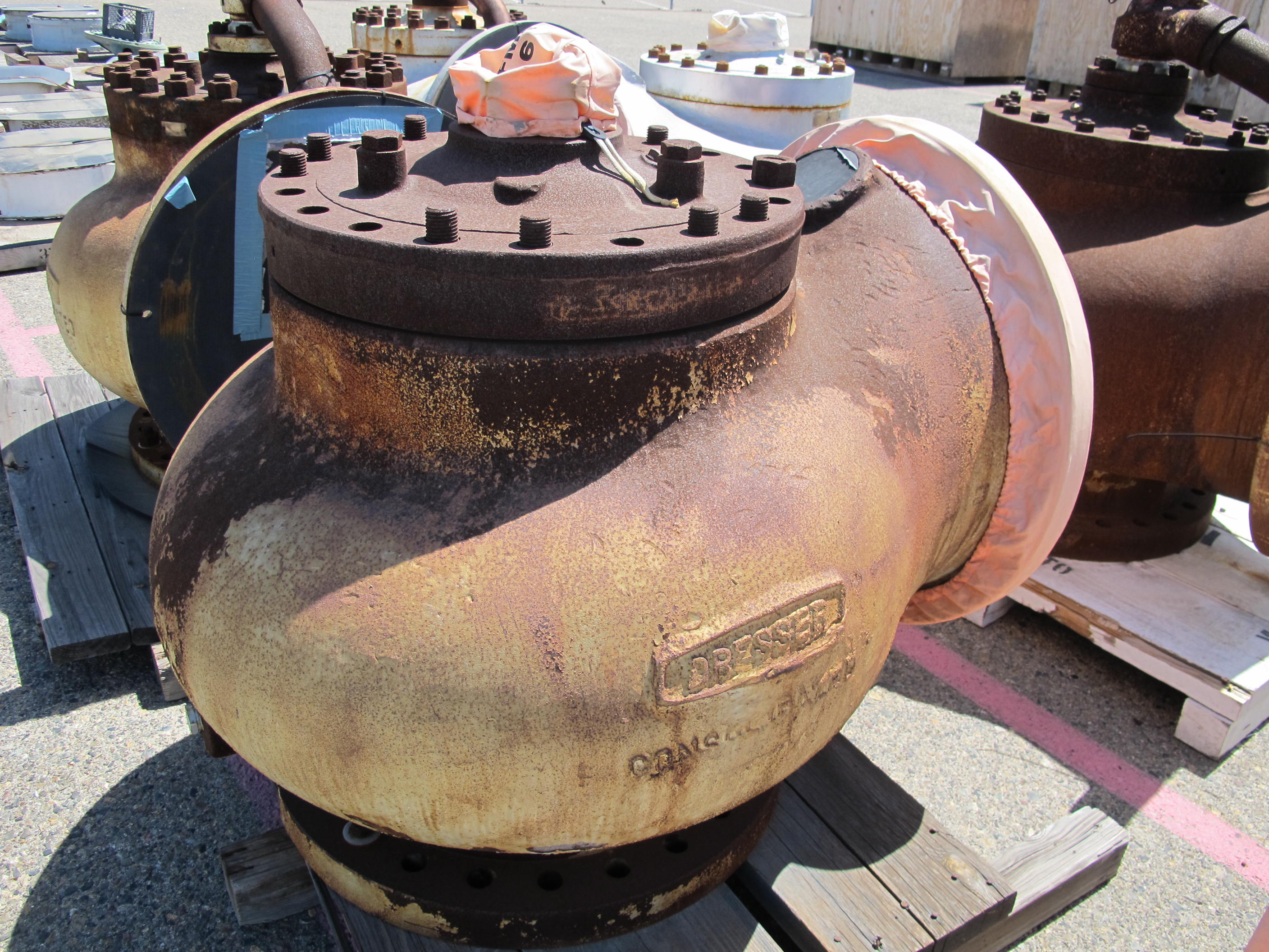 LOT ASSORTED VALVES (W-46 YARD) LOADING & HANDLING FEE $250-
