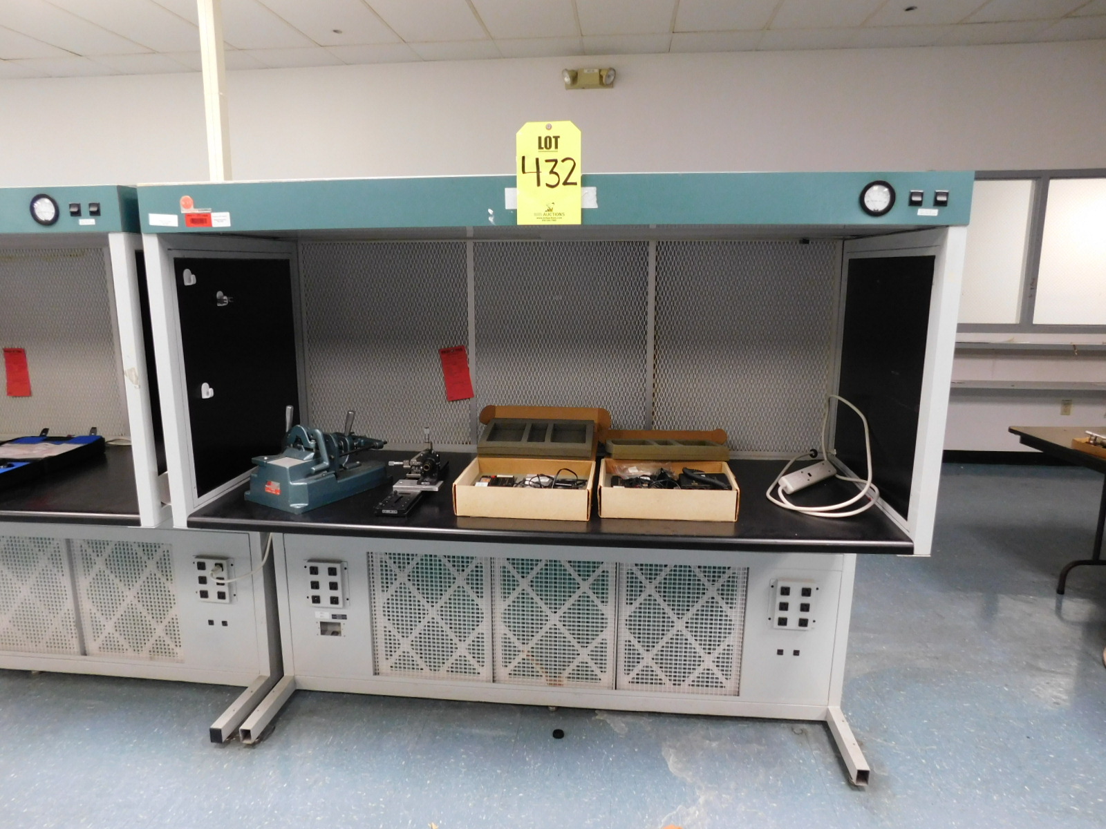 WSI WORKSTATION, 73"X40"X65", LIGHTED & WITH BUILT-IN DUST VACUUM W/FILTERS, PLUS: CARPENTER 47-A WIRE PROCESSING MACHINE, NEWPORT OPTICS/NRC OPTICAL RAIL, MODEL: URL-18, & PHOTODYNE MODEL 3000 MULTI-SENSOR MODULE-432