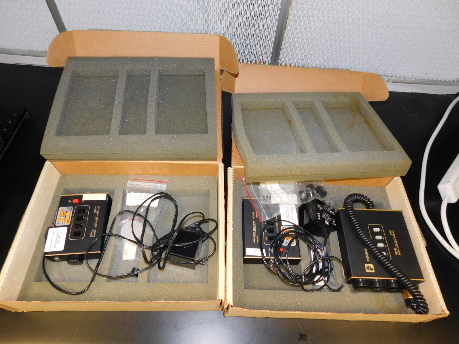 WSI WORKSTATION, 73"X40"X65", LIGHTED & WITH BUILT-IN DUST VACUUM W/FILTERS, PLUS: CARPENTER 47-A WIRE PROCESSING MACHINE, NEWPORT OPTICS/NRC OPTICAL RAIL, MODEL: URL-18, & PHOTODYNE MODEL 3000 MULTI-SENSOR MODULE-432