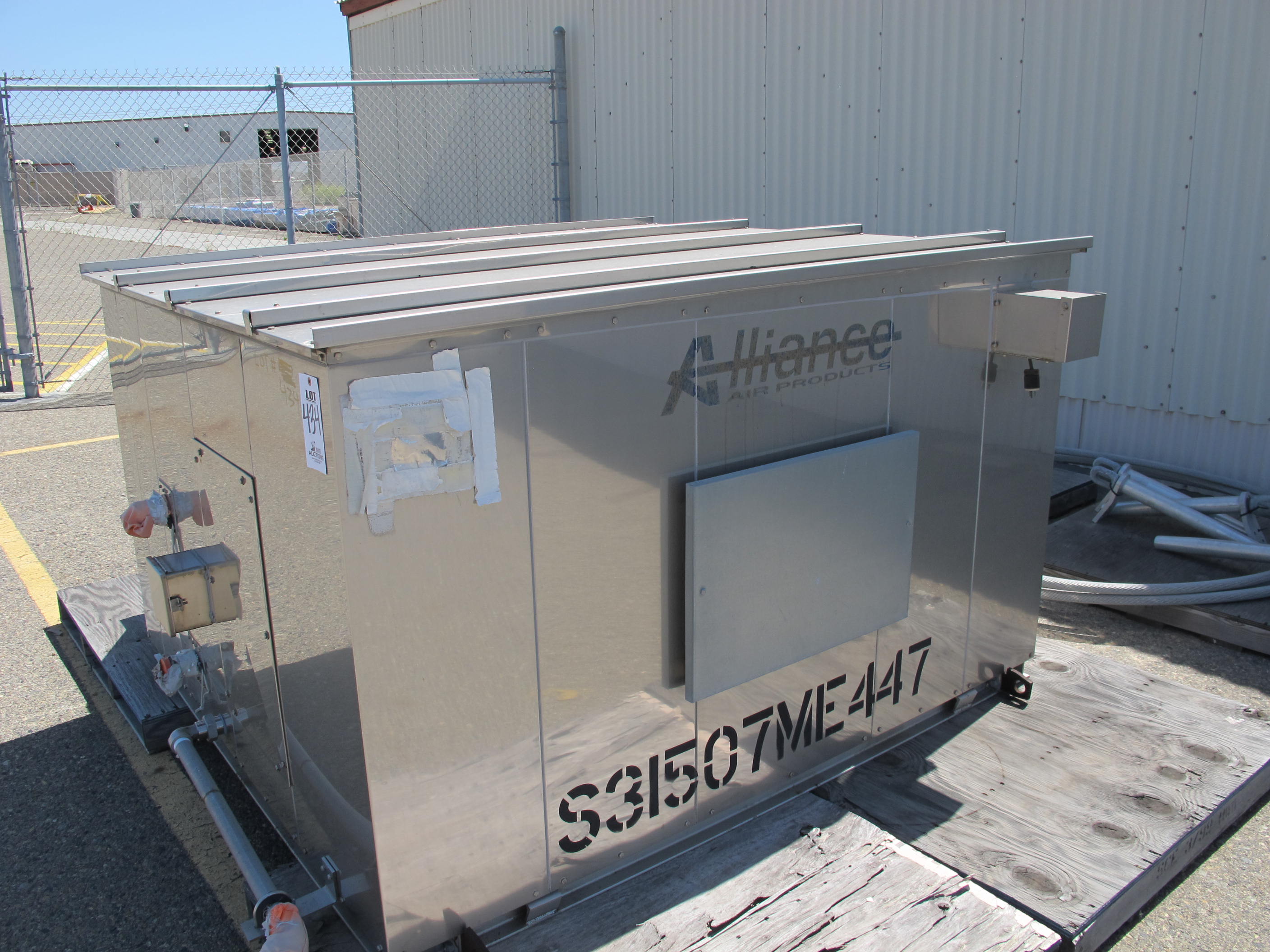 FLOWSERVE CENTRIFUGAL PUMP UNIT (W-46 YARD) LOADING & HANDLING FEE $200-