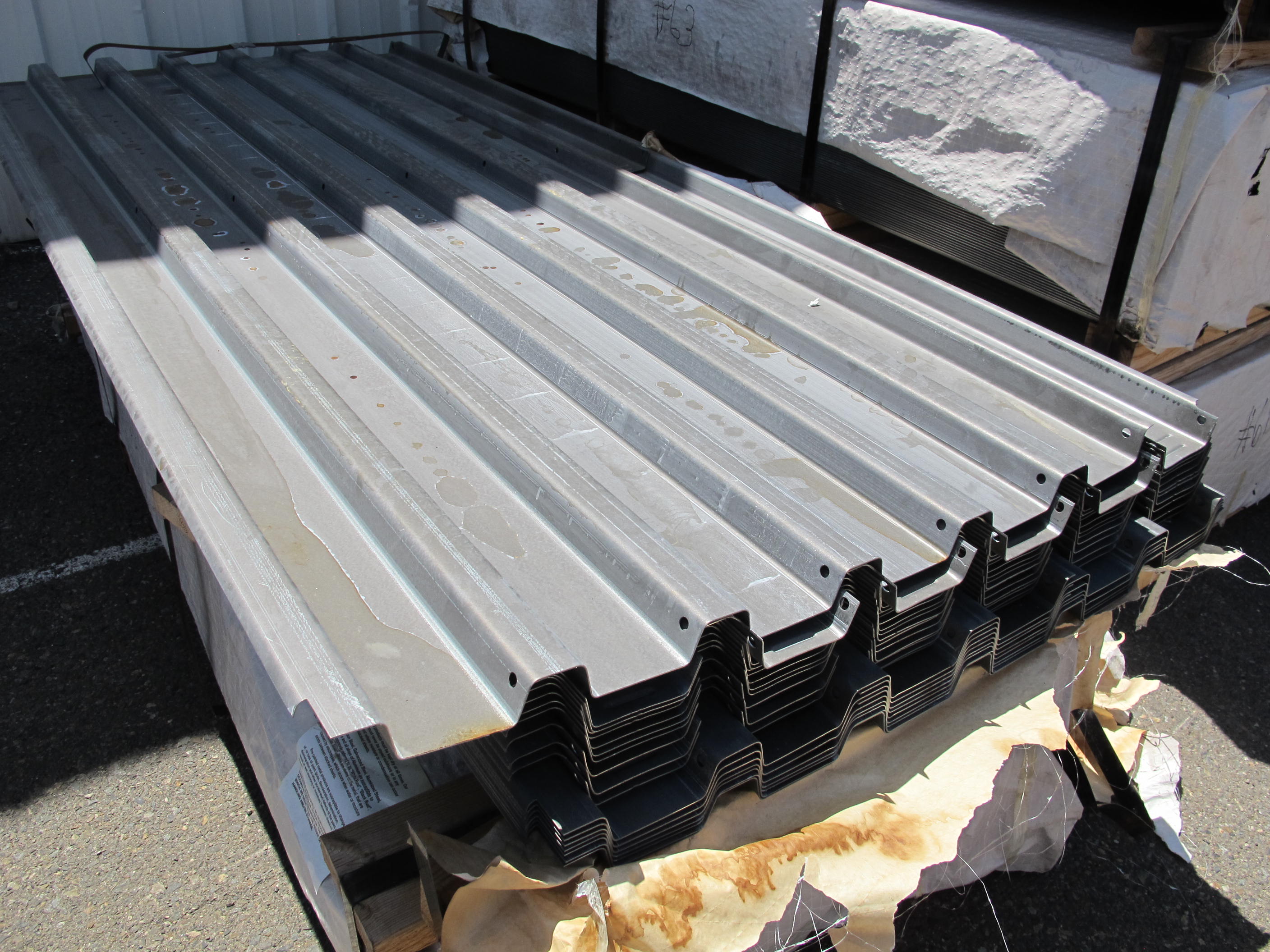 LOT (24) BUNDLES 8' X 42" METALITH PROTECTIVE BARRIERS (G-49 OUTSIDE) LOADING & HANDLING FEE $500-