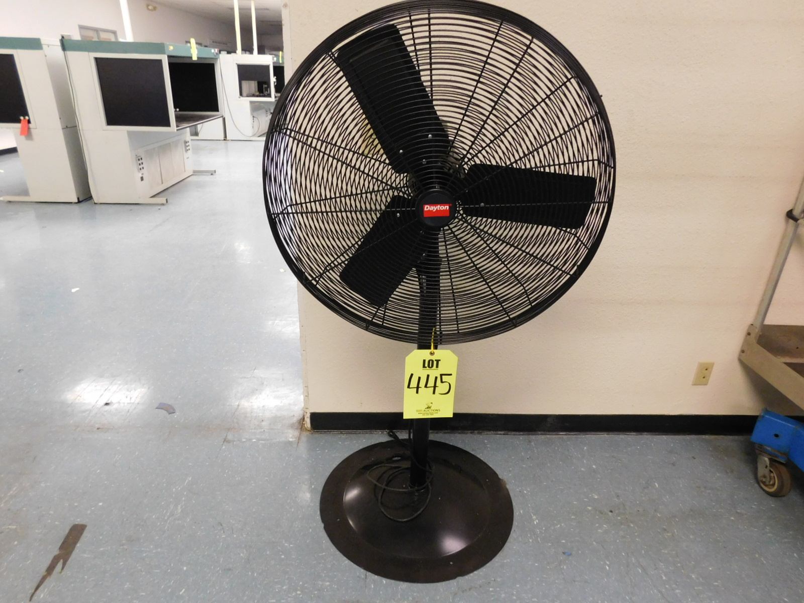 DAYTON 30"FLOOR FAN-445