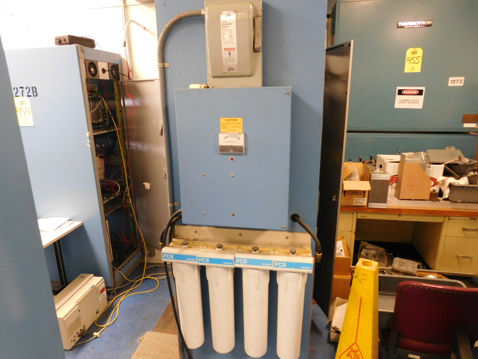 UNHOLTZ-DICKIE ELECTRODYNAMIC SHAKER, MODEL: T1000-20, S/N 442, W/SUPPORTING PIECES/CONTROLLERS, ETC.-454