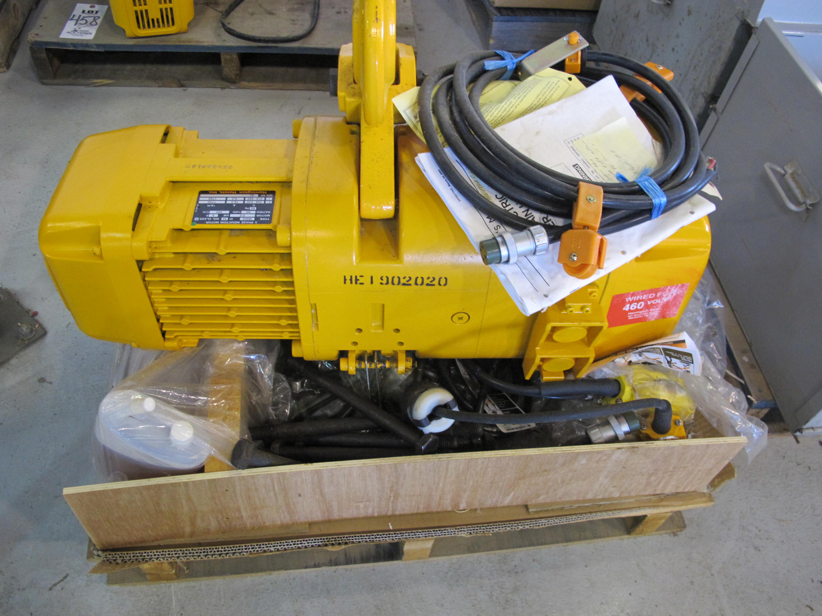 LOT (2) ASSORTED HOISTS (G-49) LOADING & HANDLING FEE $15-