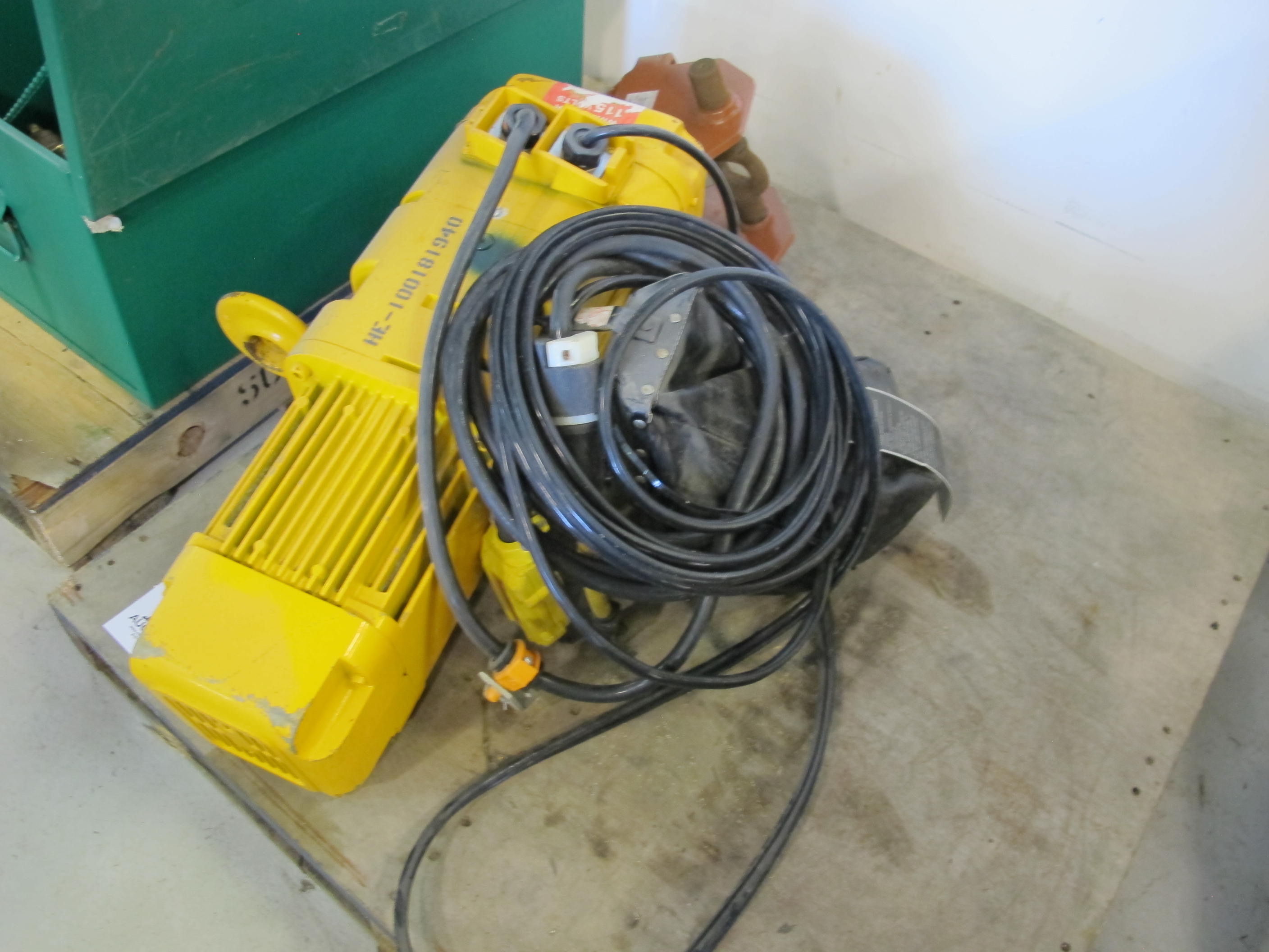 LOT (2) ASSORTED HOISTS (G-49) LOADING & HANDLING FEE $15-