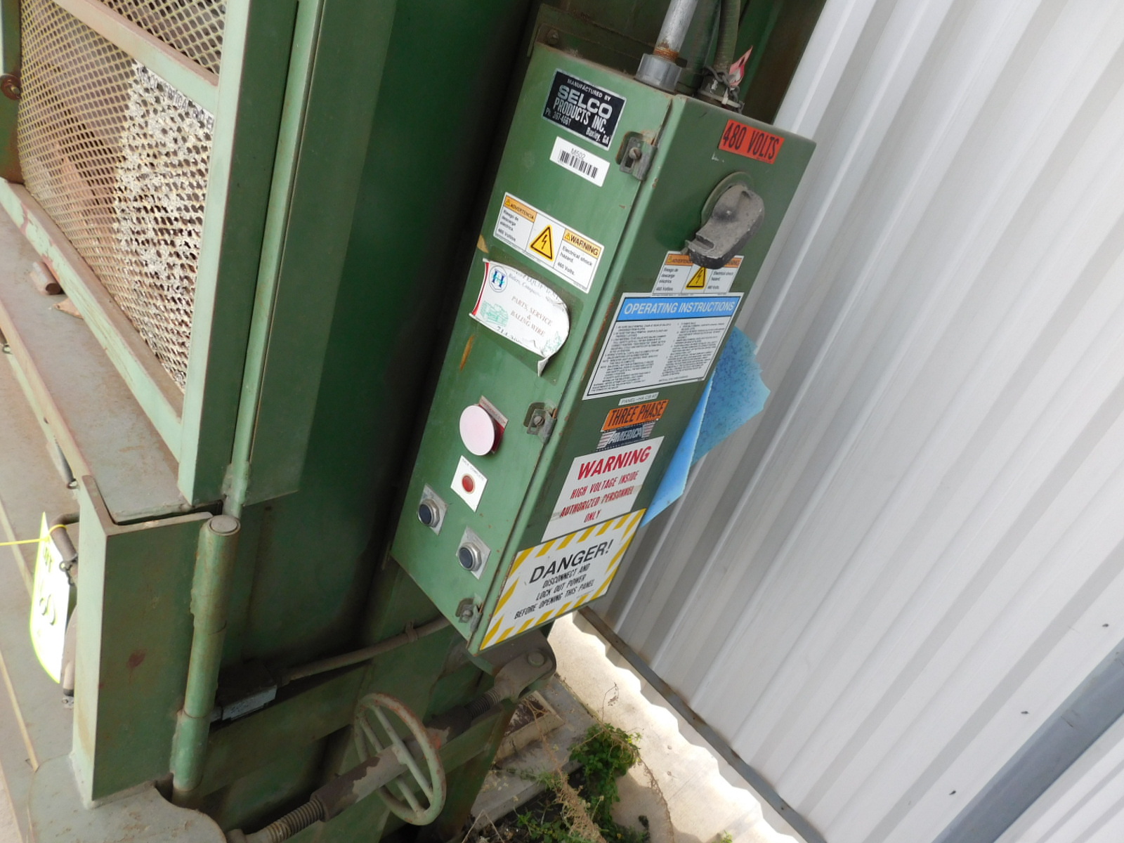 SELCO PRODUCTS CARDBOARD BALER-460