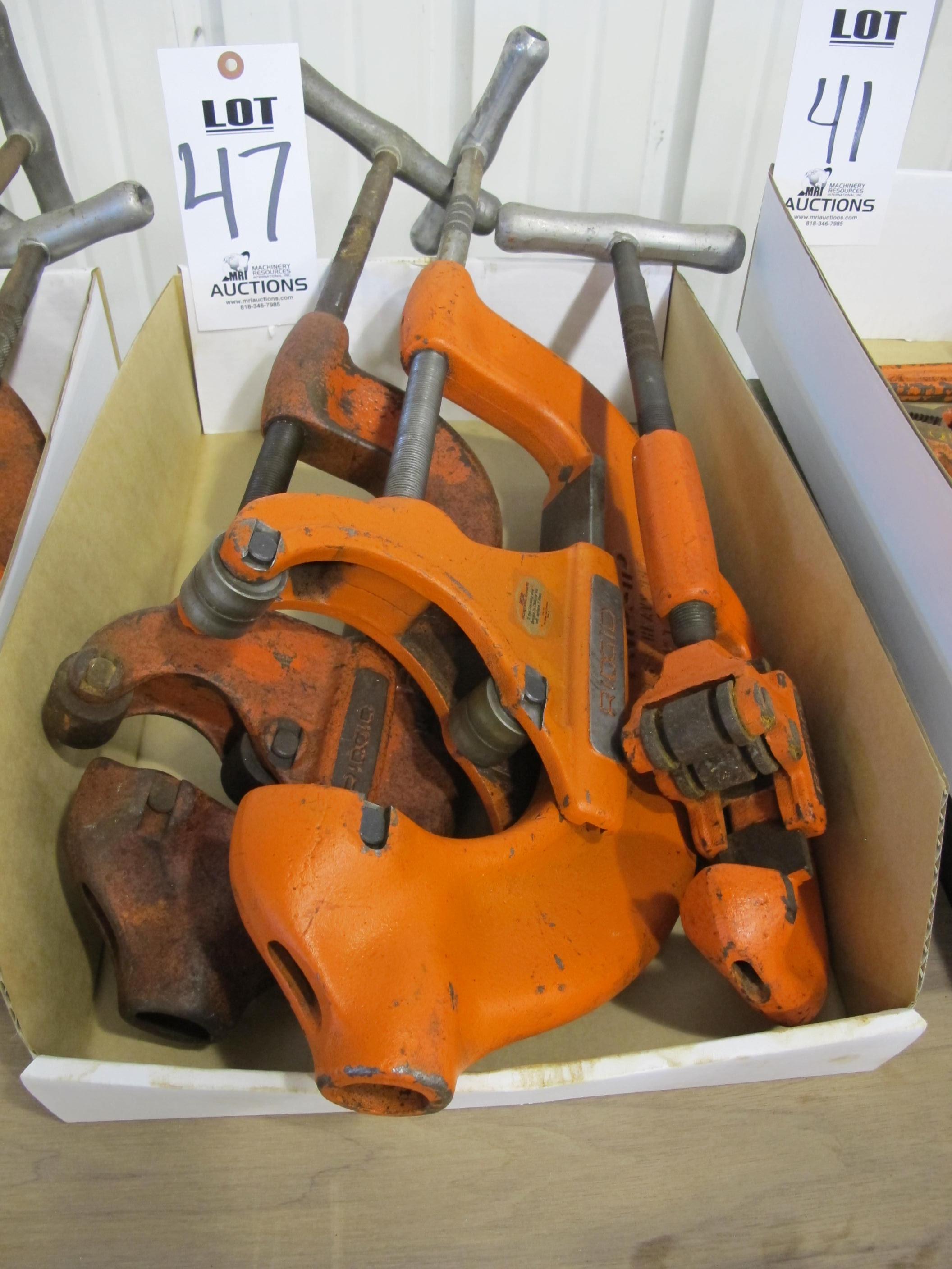 LOT ASSORTED PIPE CUTTERS (G-49) LOADING & HANDLING FEE $5-