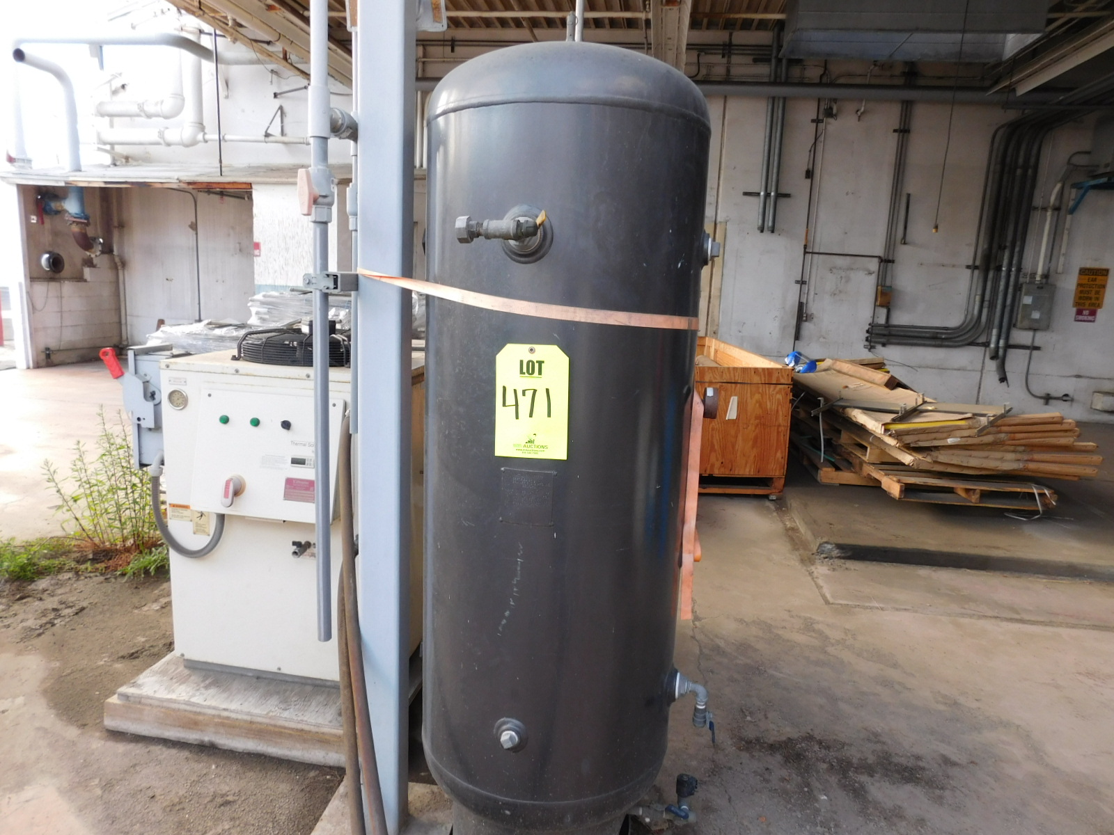 COMPRESSED AIR STORAGE TANK, (SEE PHOTO)-471