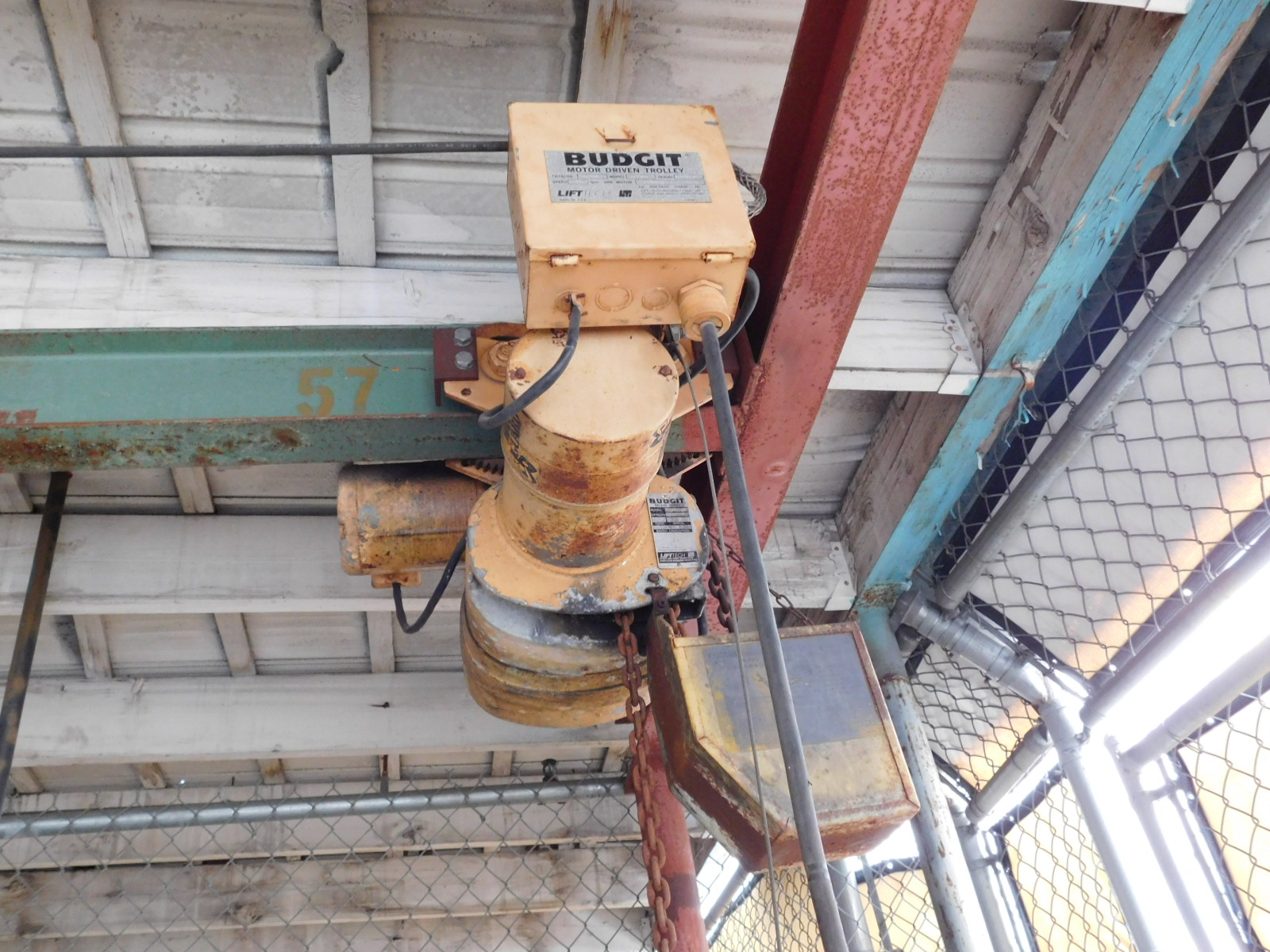 BUDGIT 500 LB. CHAIN HOIST W/MOTOR DRIVEN TROLLEY, MODEL 115842-23-477