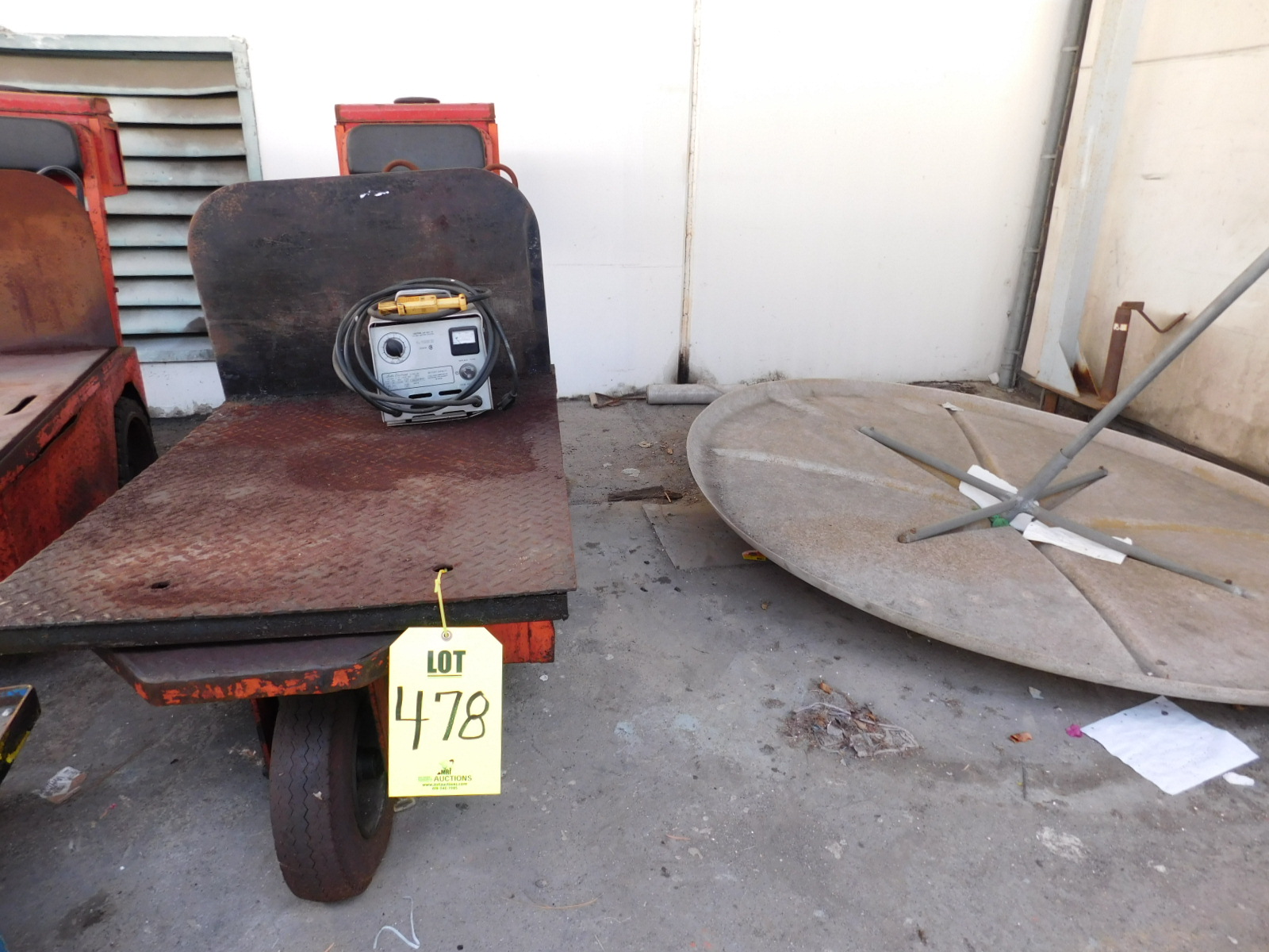TAYLOR-DUNN MODEL 1159SC STAND UP ELECTRIC TRUCK, PNEUMATIC TIRES, S/N 34167, COMES W/CHARGER!-478