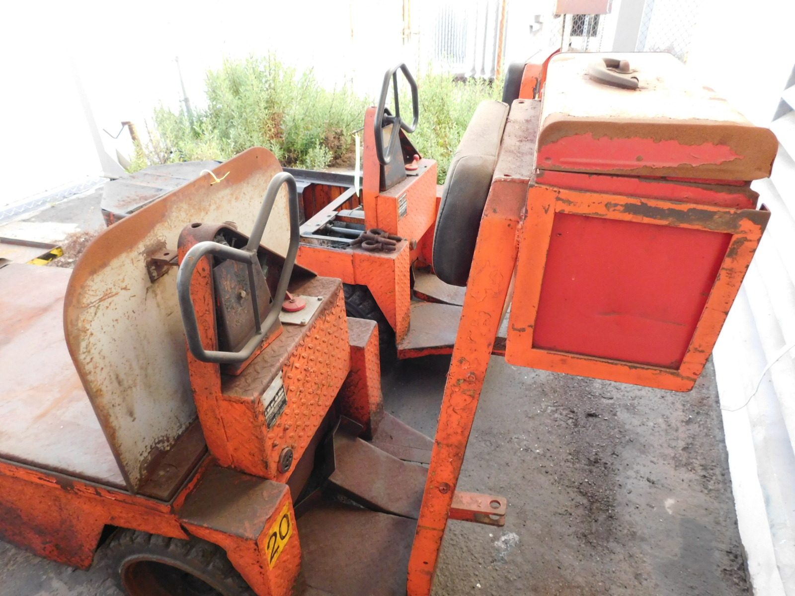 TAYLOR-DUNN MODEL 1159SC STAND UP ELECTRIC TRUCK, SOLID TIRES, S/N 32539-479