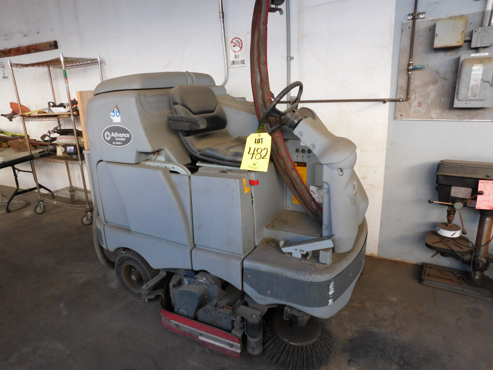 ADVANCE CONDOR AXP, TYPE E, FLOOR CLEANING MACHINE, MODEL: CONDOR4530C-AXP, S/N 1959490, COMES W/APA 409-788 INDUSTRIAL BATTERY CHARGER-482