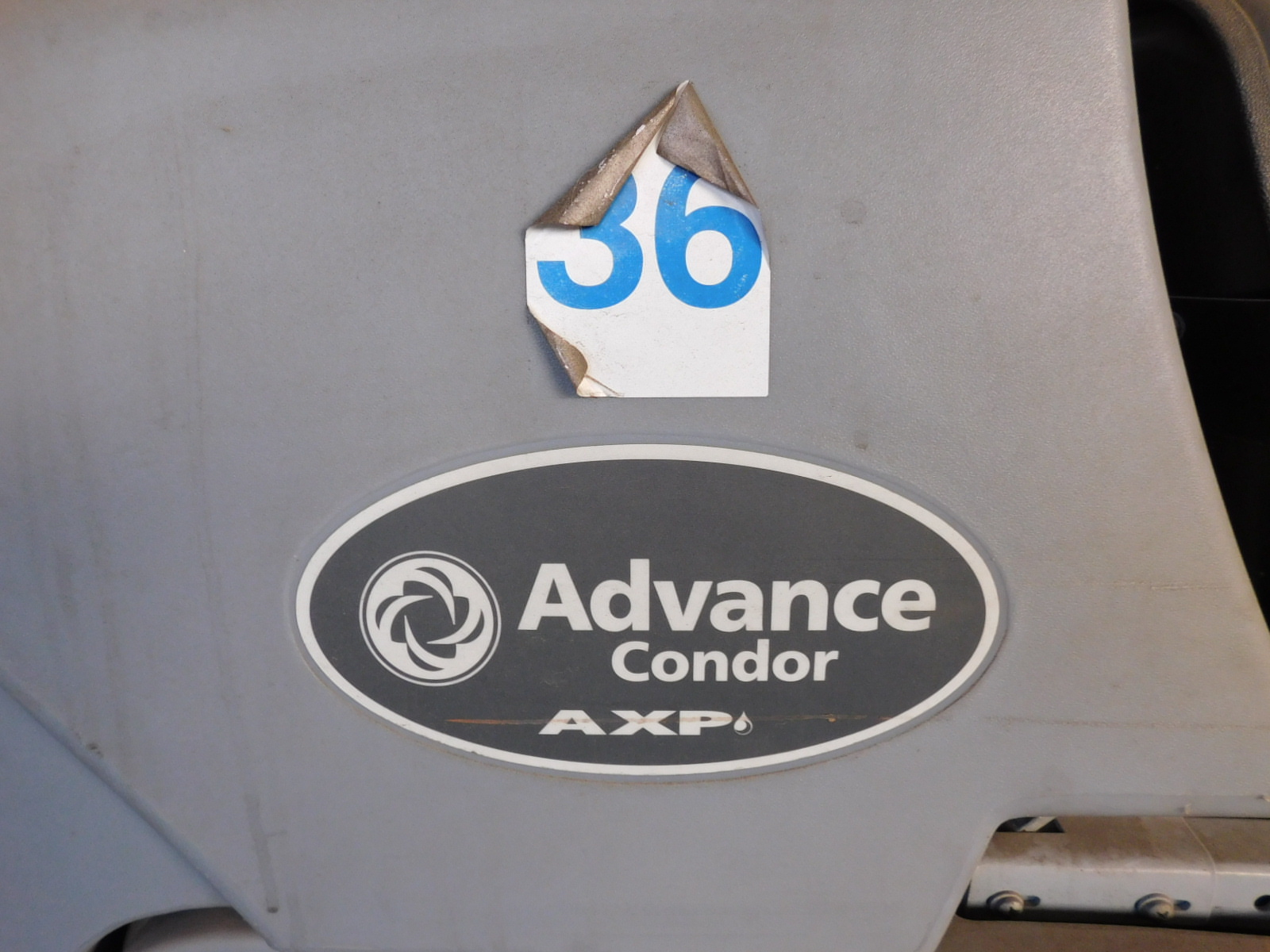 ADVANCE CONDOR AXP, TYPE E, FLOOR CLEANING MACHINE, MODEL: CONDOR4530C-AXP, S/N 1959490, COMES W/APA 409-788 INDUSTRIAL BATTERY CHARGER-482